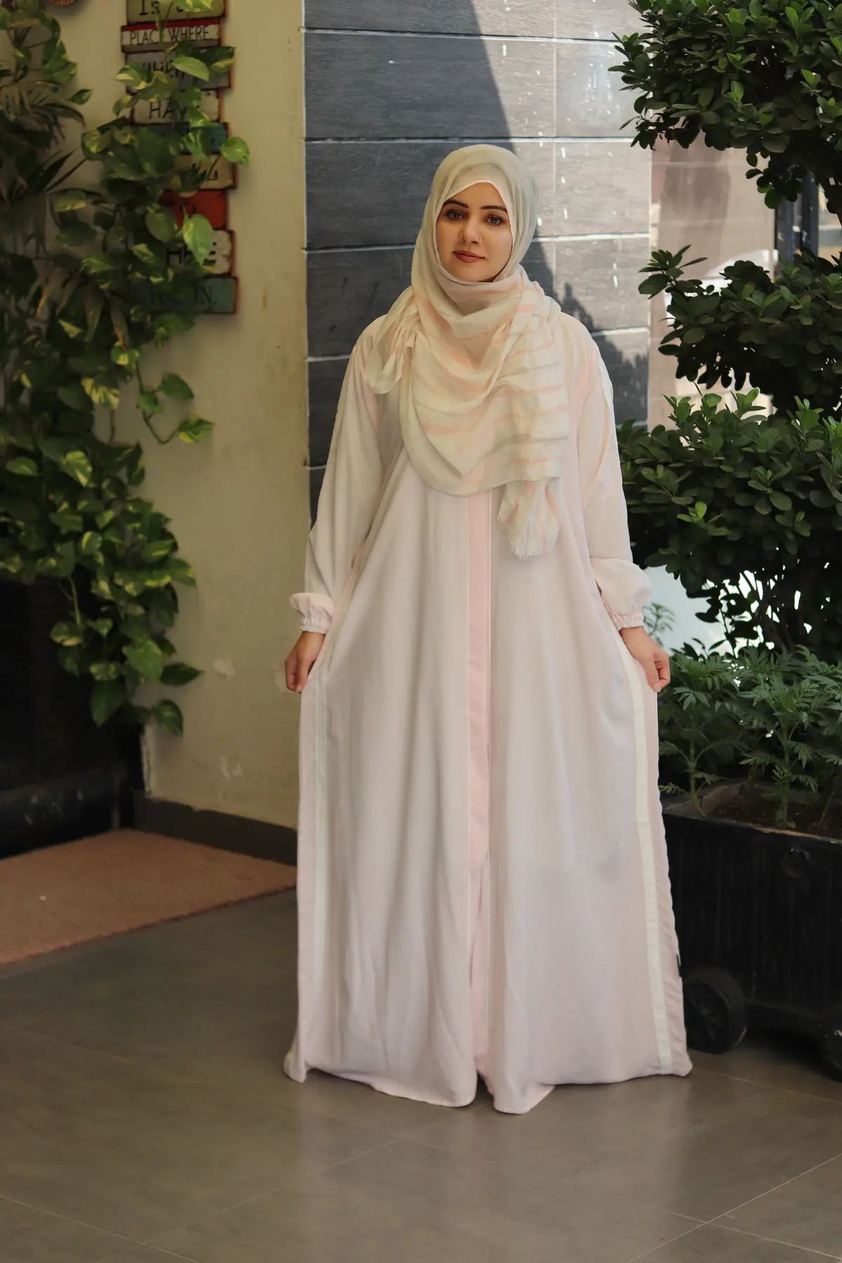 Fancy Abaya (Simple And Elegant) 1