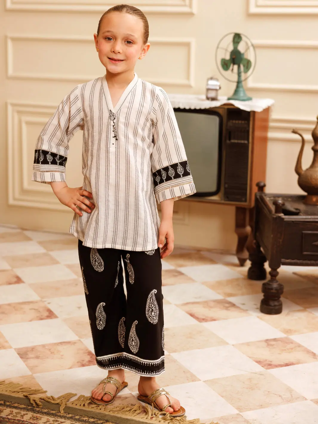 Black & White Dobby 2Pc Stitched - Algr-2Ps-Lks-1020 1