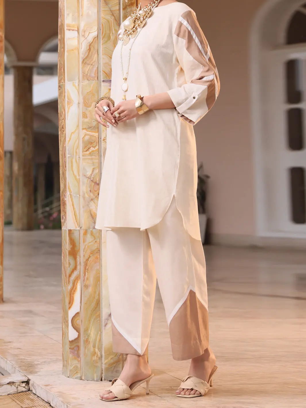 Off White Lawn 2Pc Stitched - Alp-2Ps-Lks-1068 1