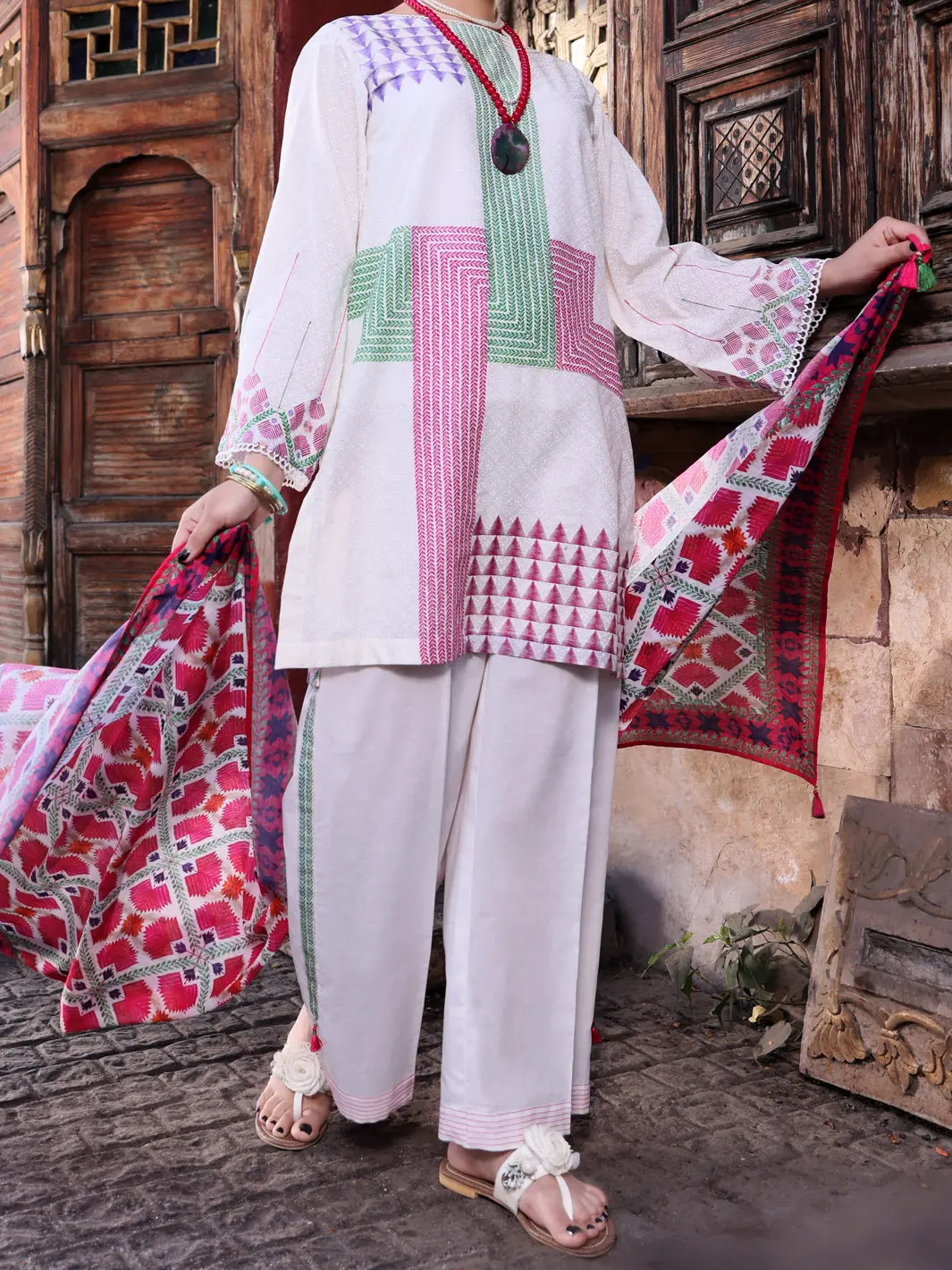 Off White Lawn 3Pc Unstitched - Alp-3Ps-1113 1