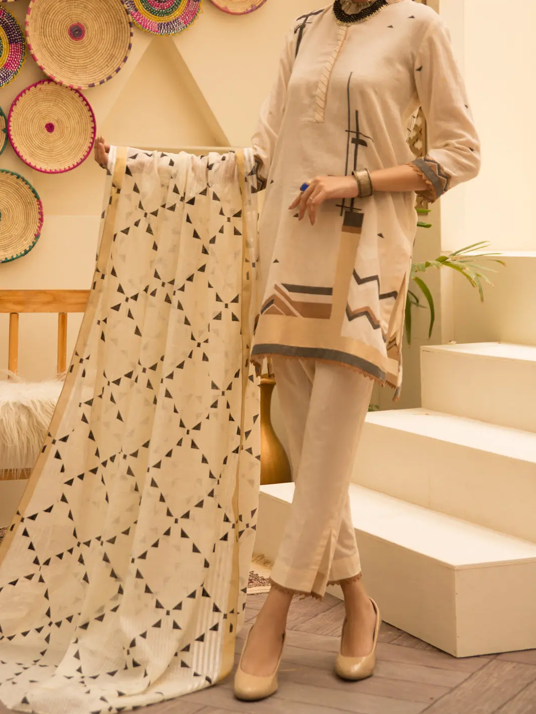 Off White Jacquard 3Pc Stitched - Alp-3Ps-1161 1