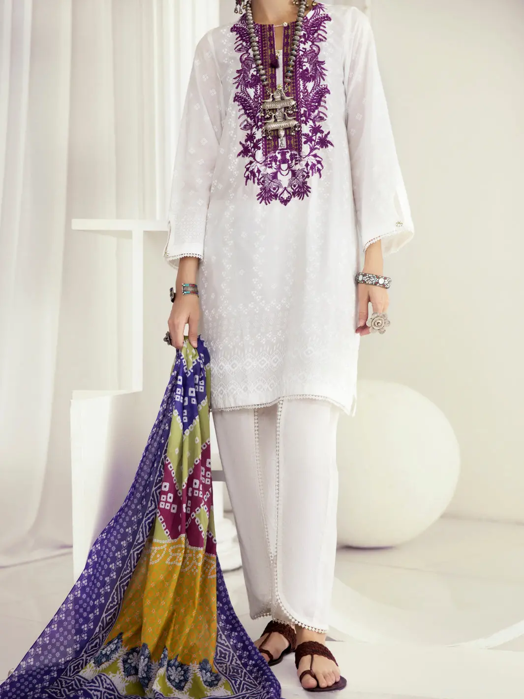 White Lawn 3Pc Unstitched - Alp-3Ps-1235 1