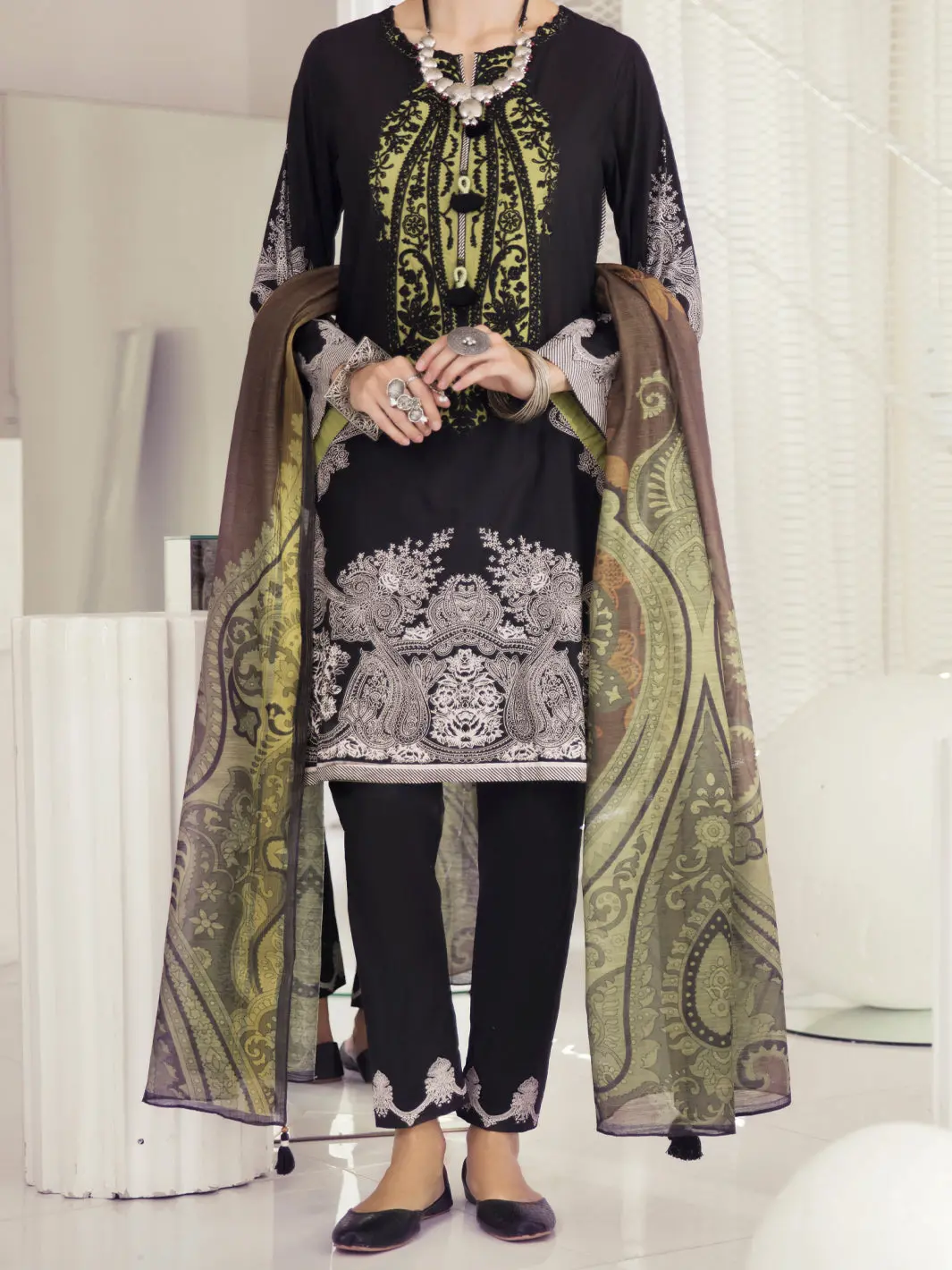 Black Lawn 3Pc Stitched - Alp-3Ps-1237 1