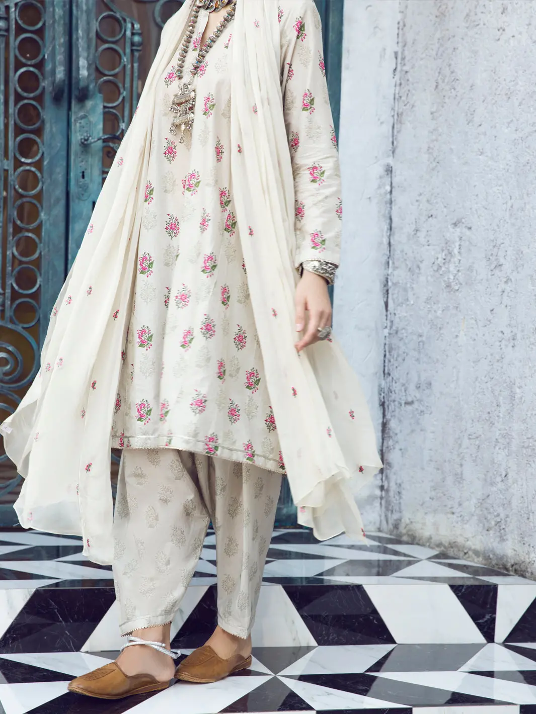 Beige Lawn 3Pc Unstitched - Alp-3Ps-1297 1