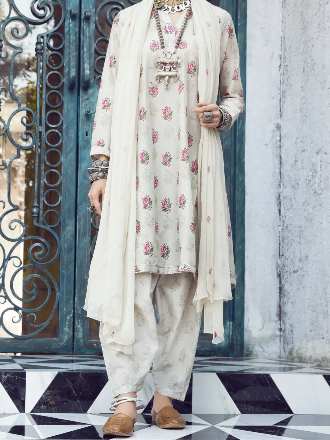 Beige Lawn 3Pc Stitched - Alp-3Ps-1297 1