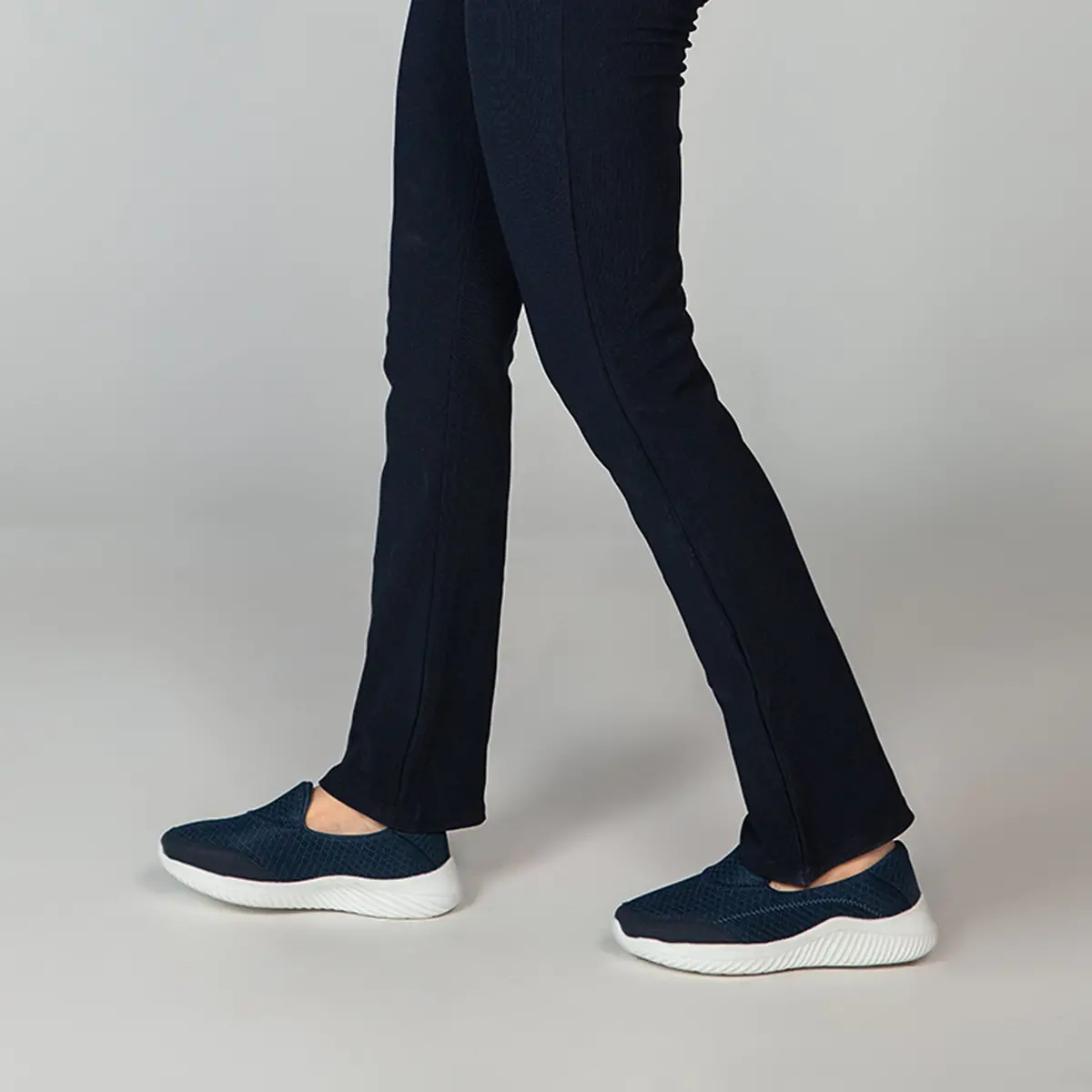 Women's Lace-Free Kicks 1