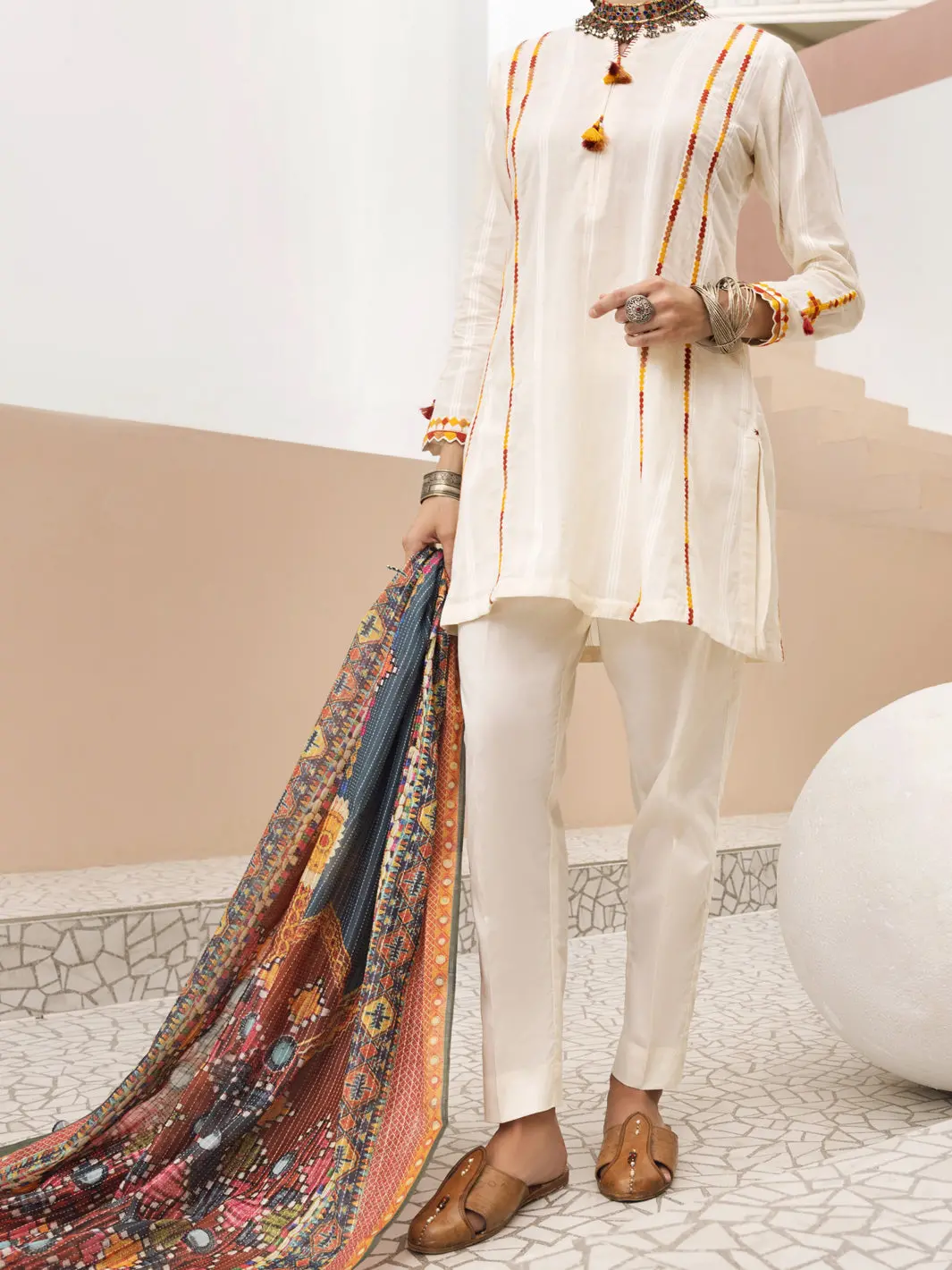 Off White Woolen 3Pc Unstitched - Alp-3Ps-1313 1