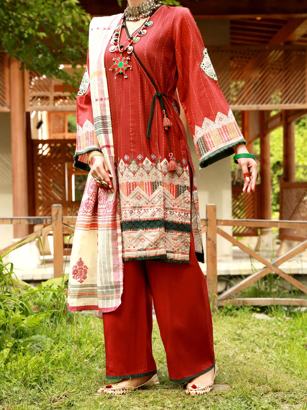 Maroon Lawn 3Pc Stitched - Alp-3Ps-1388 1