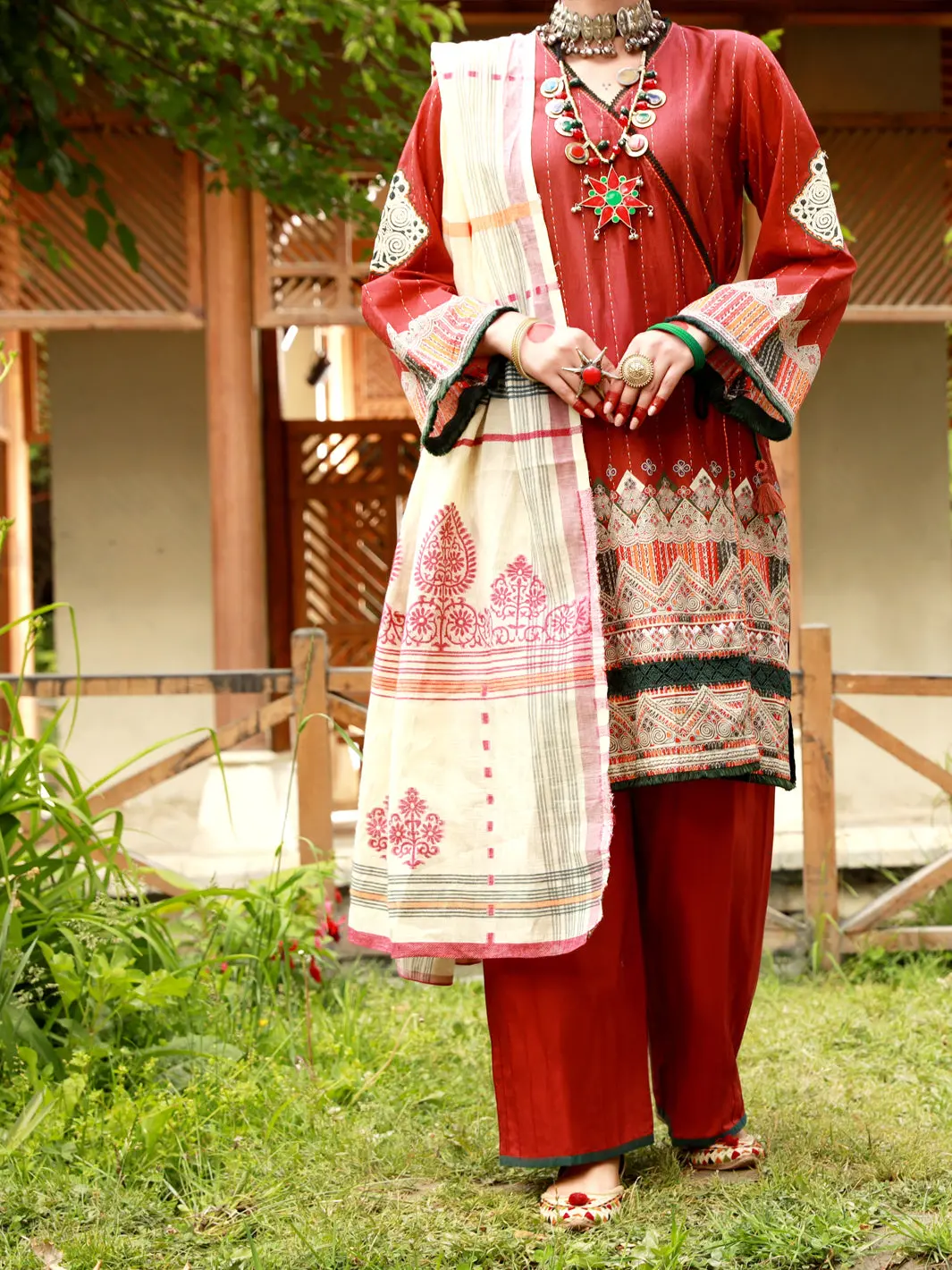 Maroon Lawn 3Pc Unstitched - Alp-3Ps-1388 1