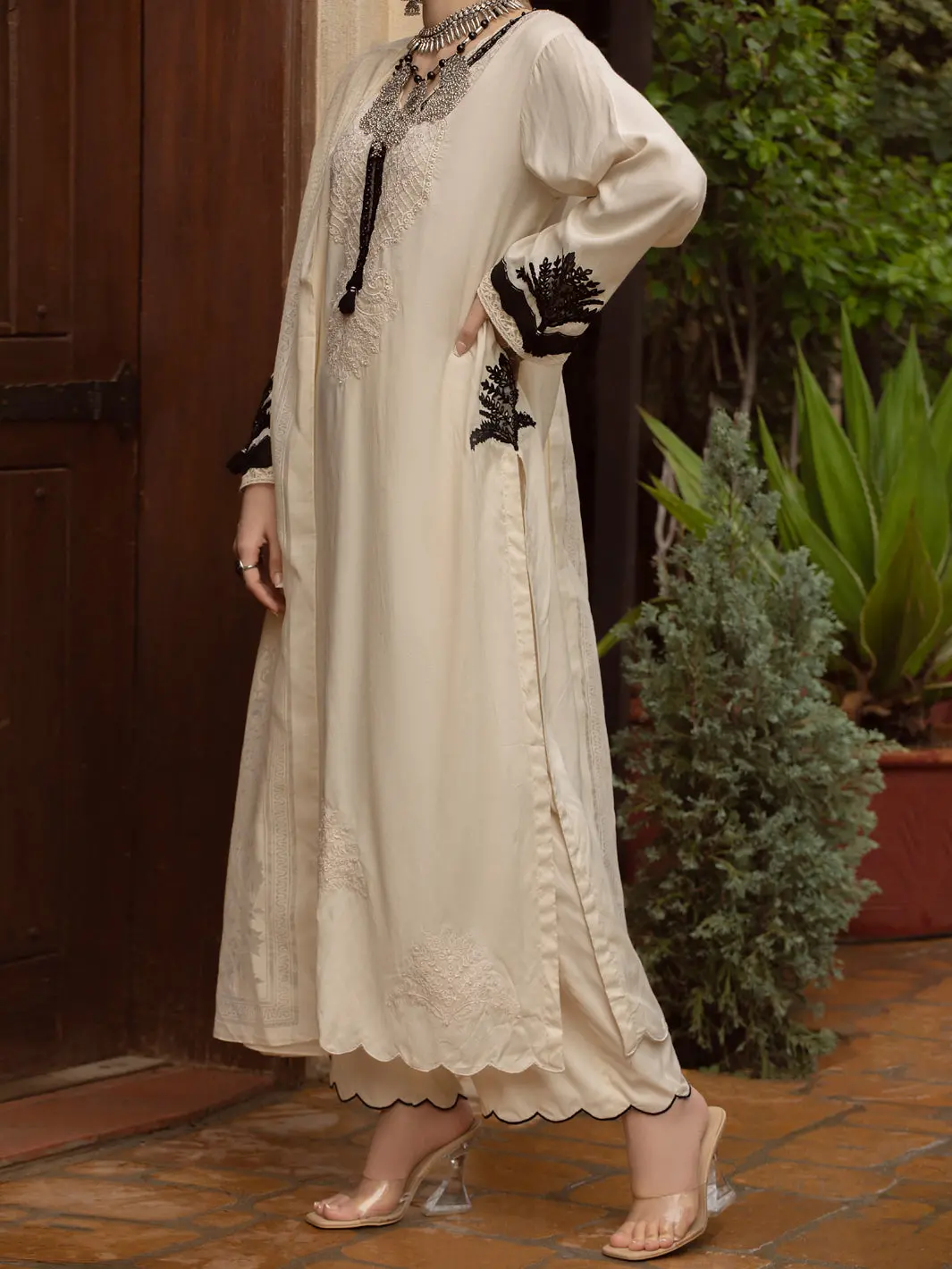Off White Viscose 3Pc Unstitched - Alp-3Ps-1402 1