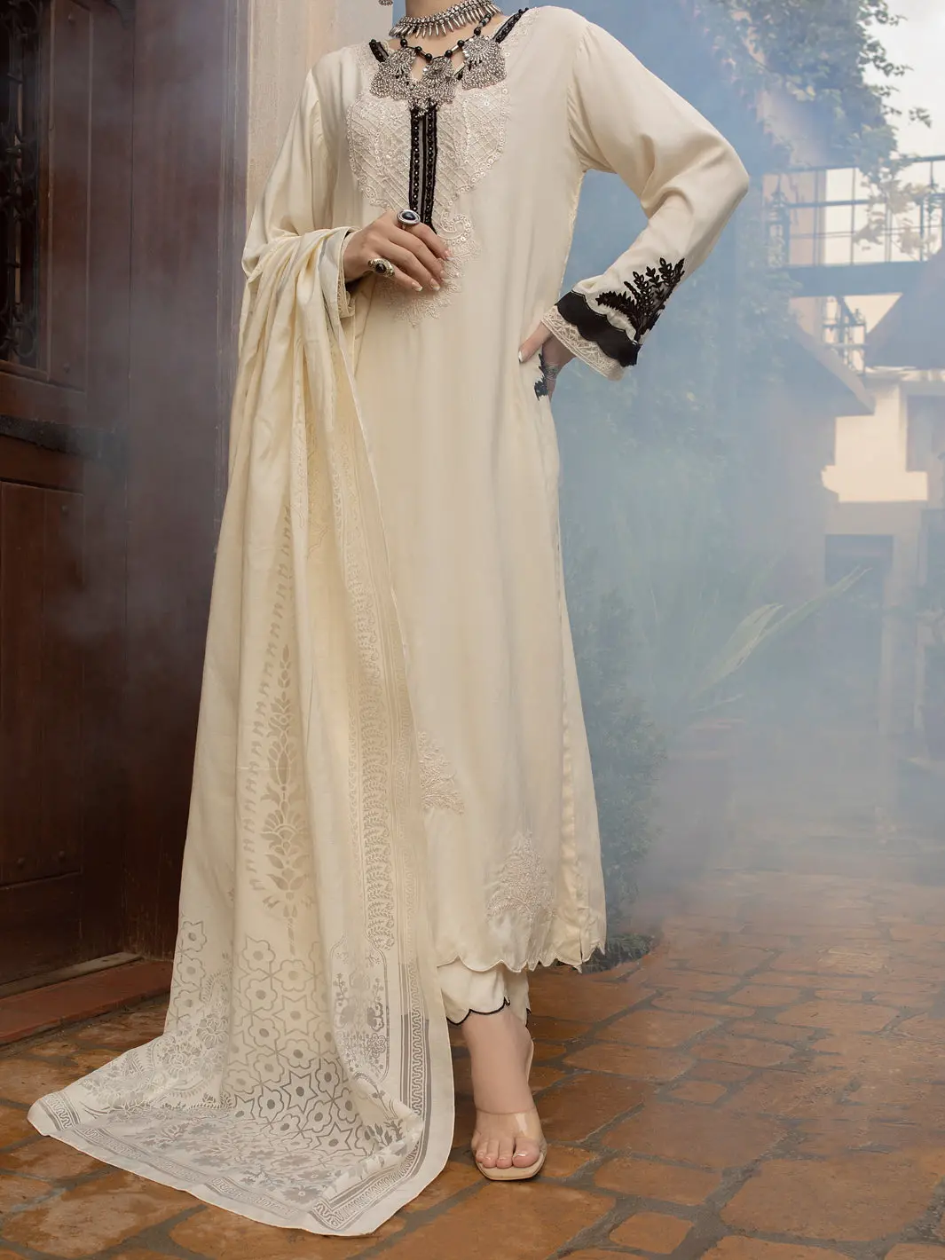 Off White Viscose 3Pc Stitched - Alp-3Ps-1402 1