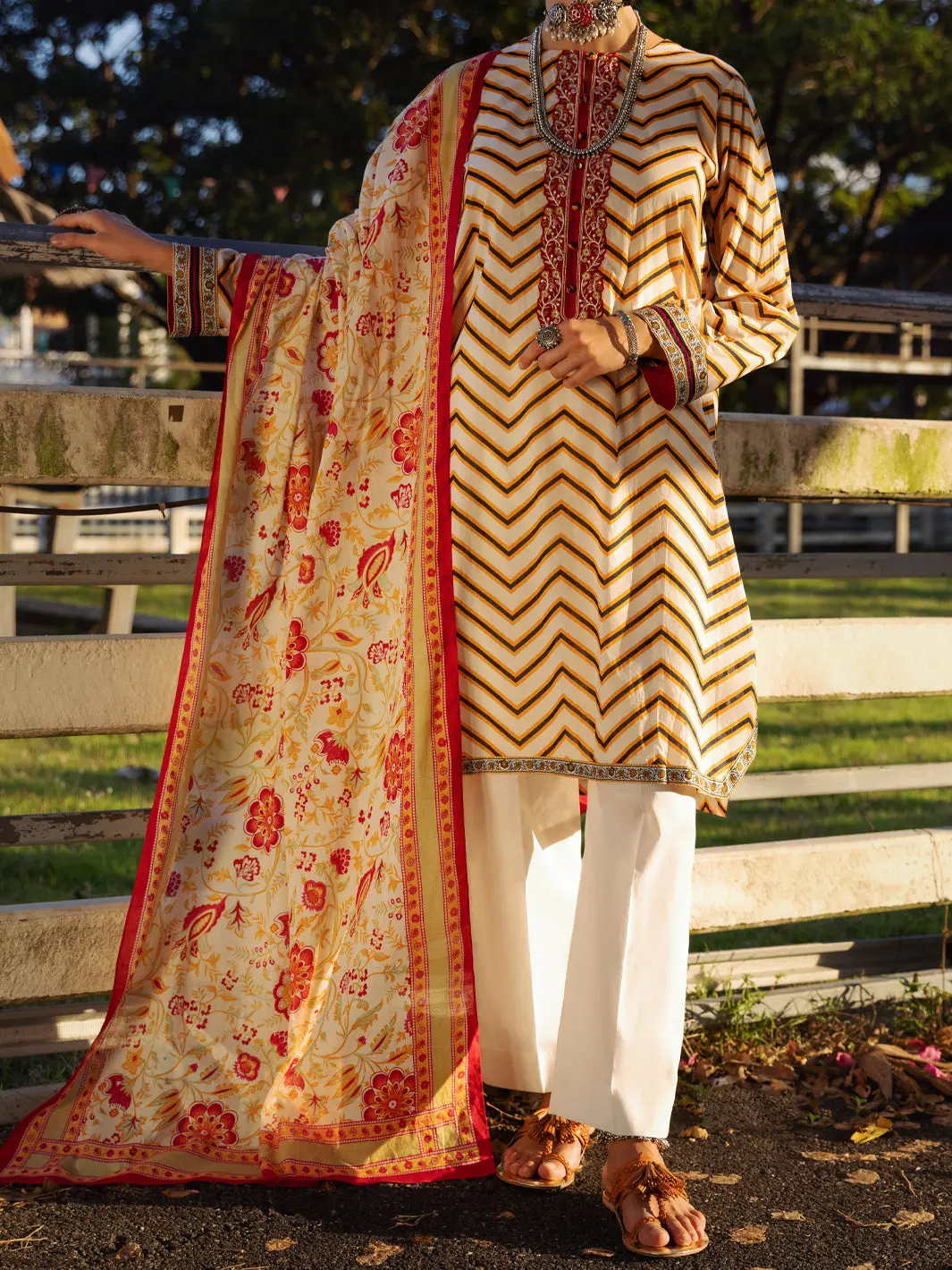 Cream Lawn 3Pc Stitched - Alp-3Ps-1509 1