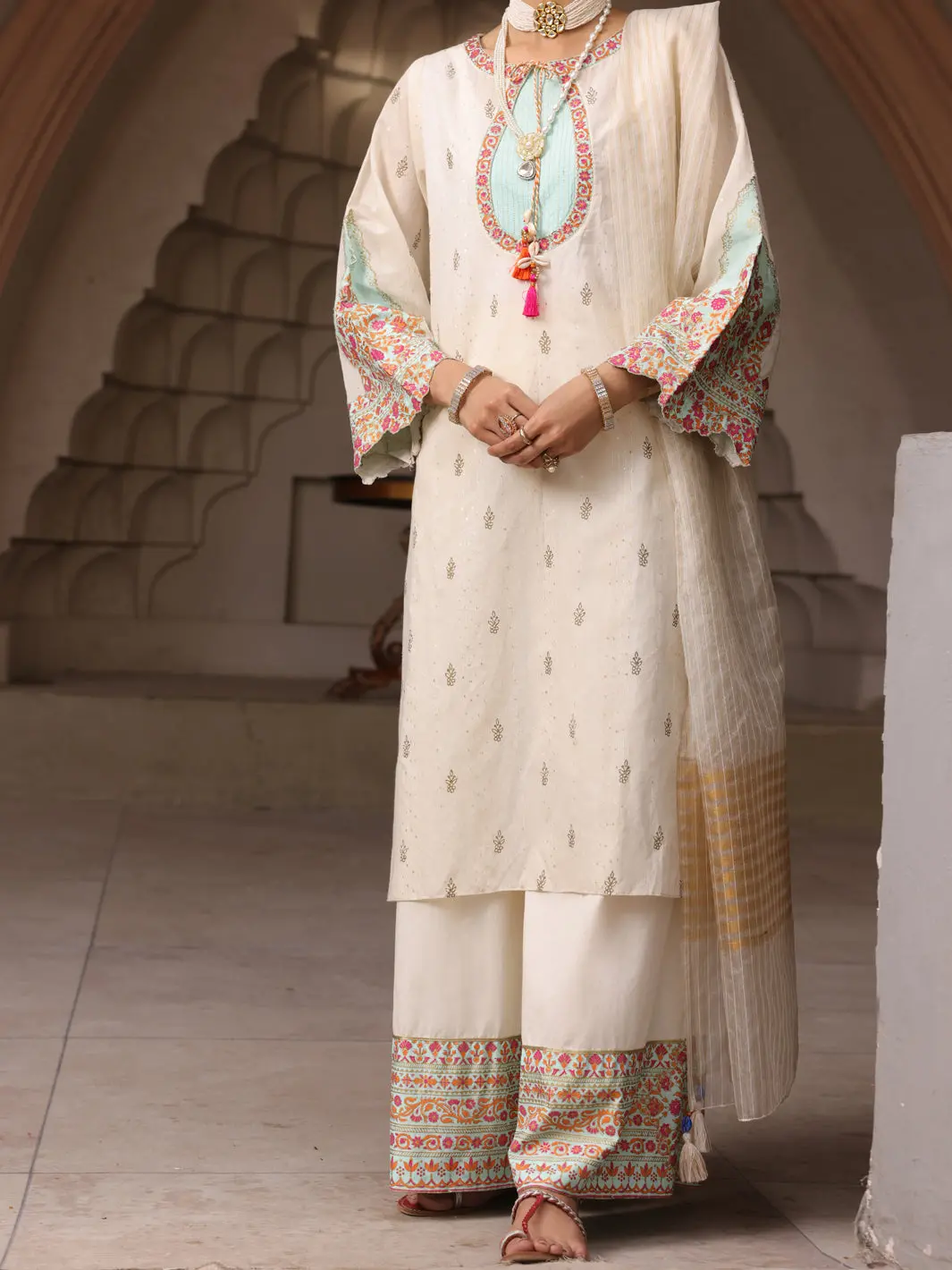 Off White 3Pc Stitched - Alp-3Ps-1644 1