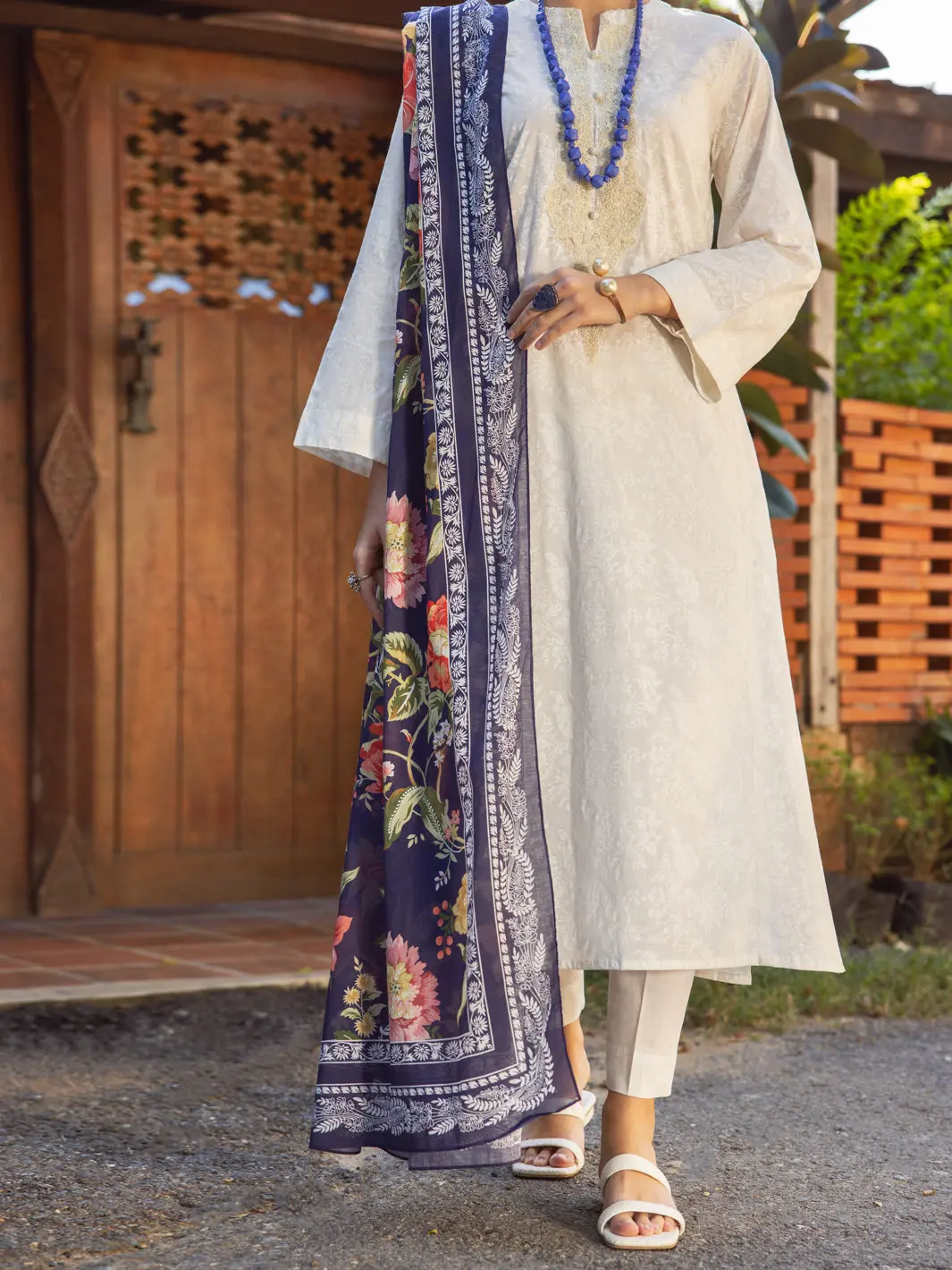 White Lawn 3Pc Unstitched - Alp-3Ps-1716 1