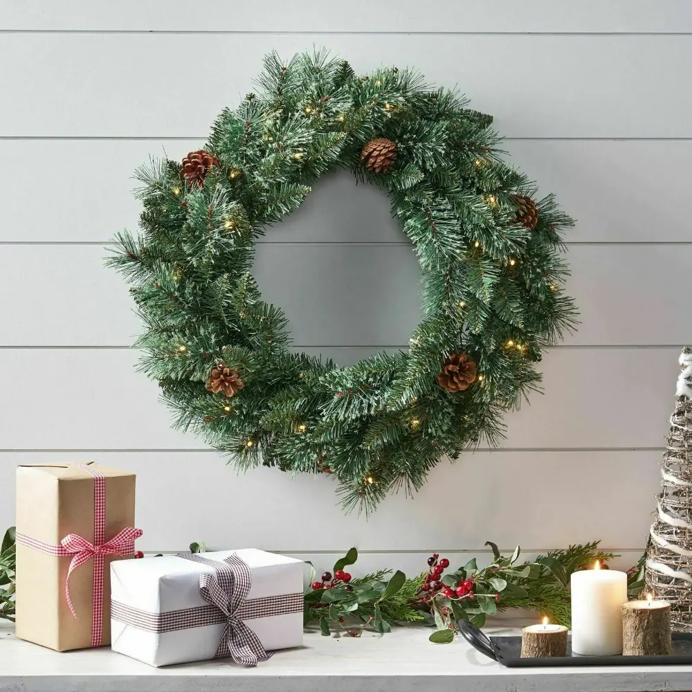 Decorative Pre-Lighted Pine Christmas Wreath 24 In 1