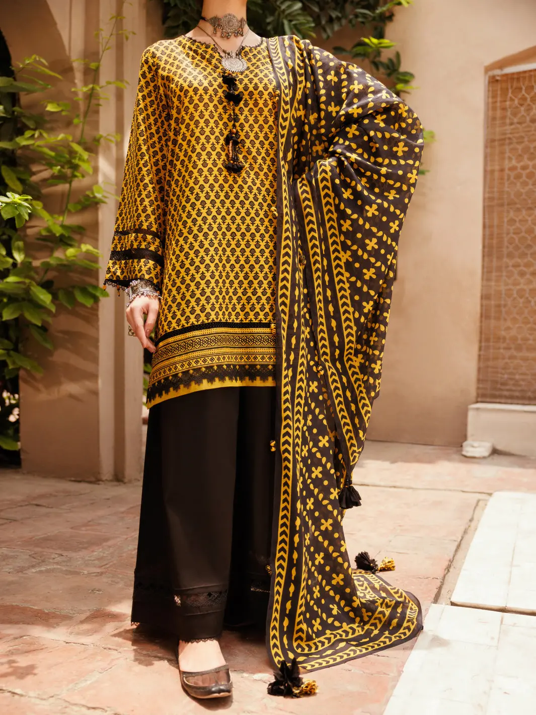 Orange Lawn 3Pc Unstitched - Alp-3Ps-2282 1