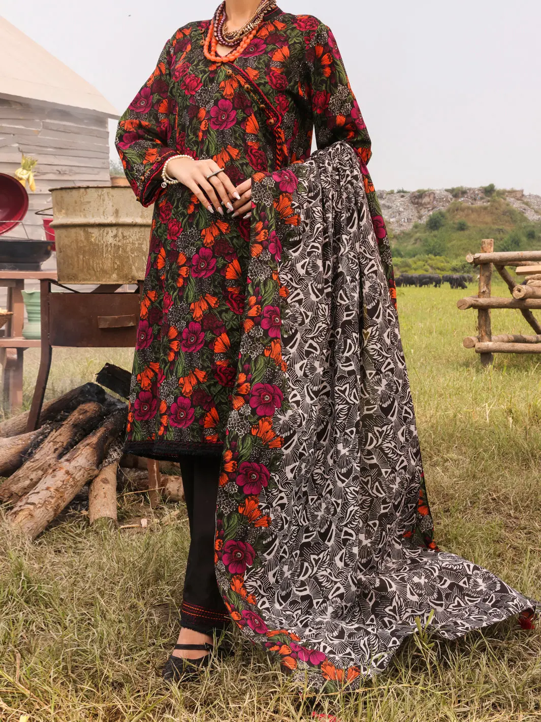Multicolor Khaddar Unstitched 3Pc - Awp-3Ps-513 1