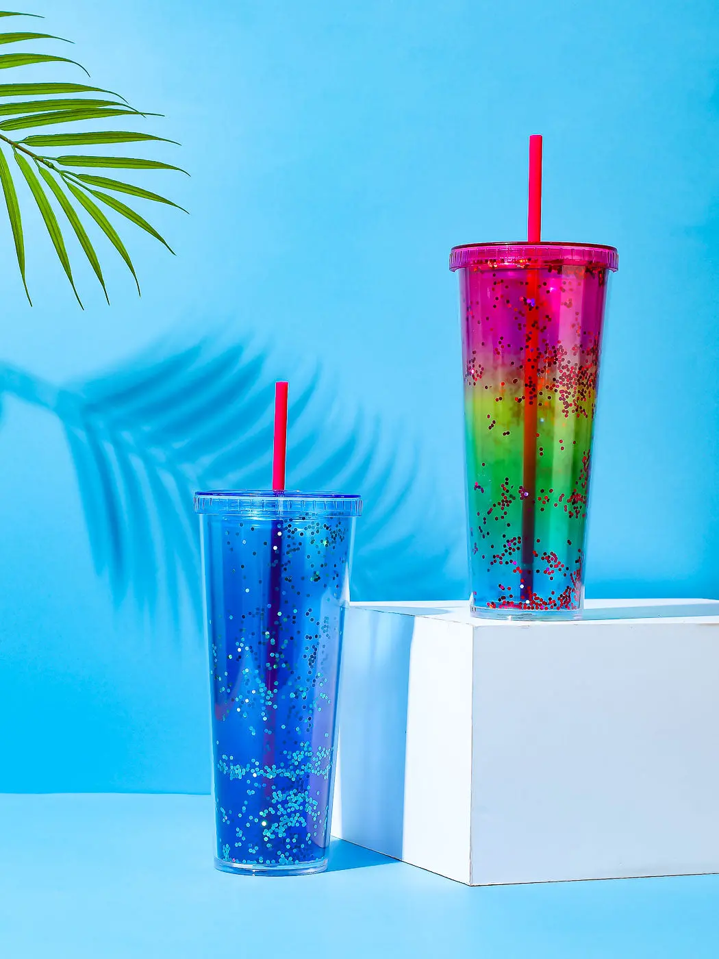 Large Capacity Gradient Color Plastic Water Bottle With Straw (720Ml) (Blue) 2