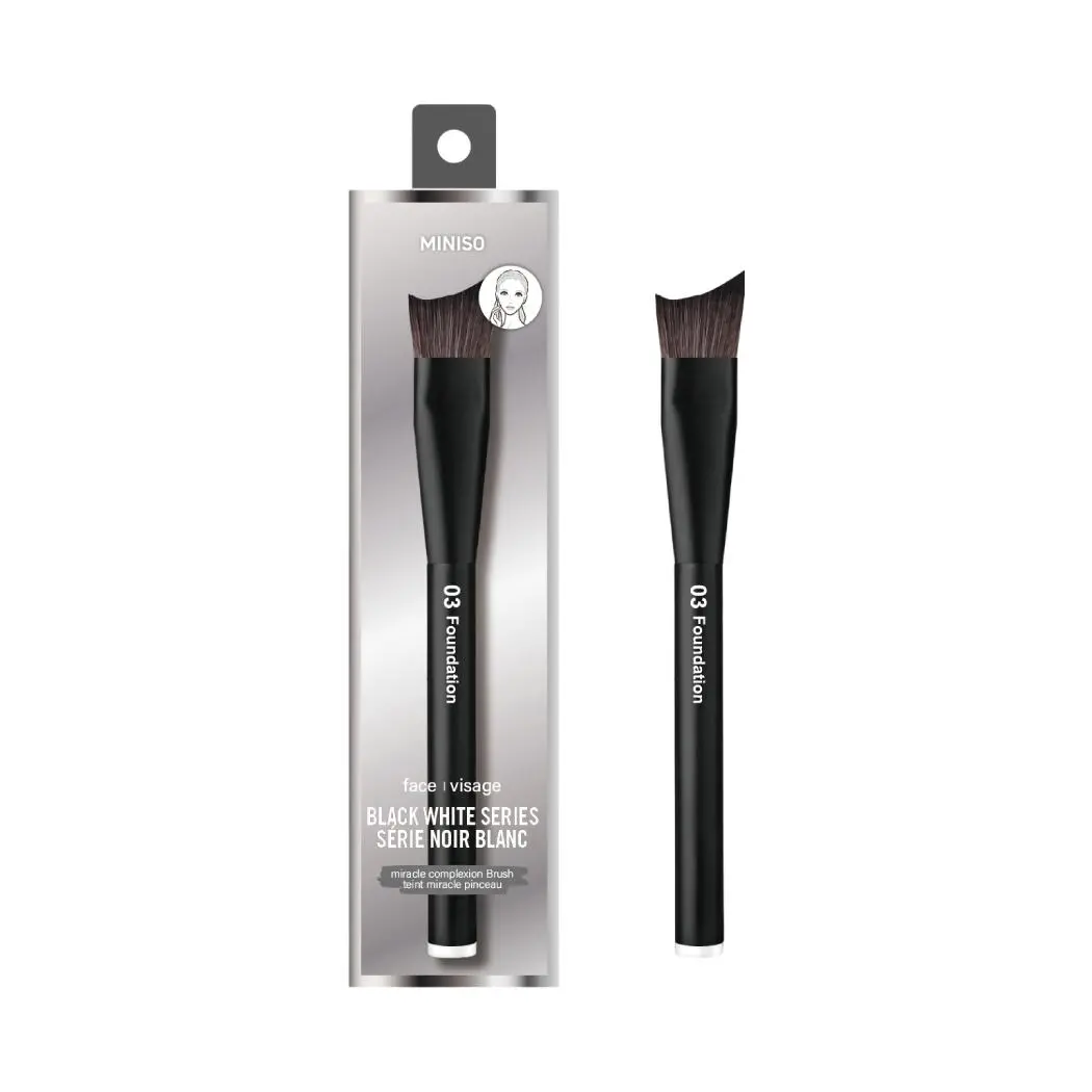 Classic Black White Series Foundation Brush 1