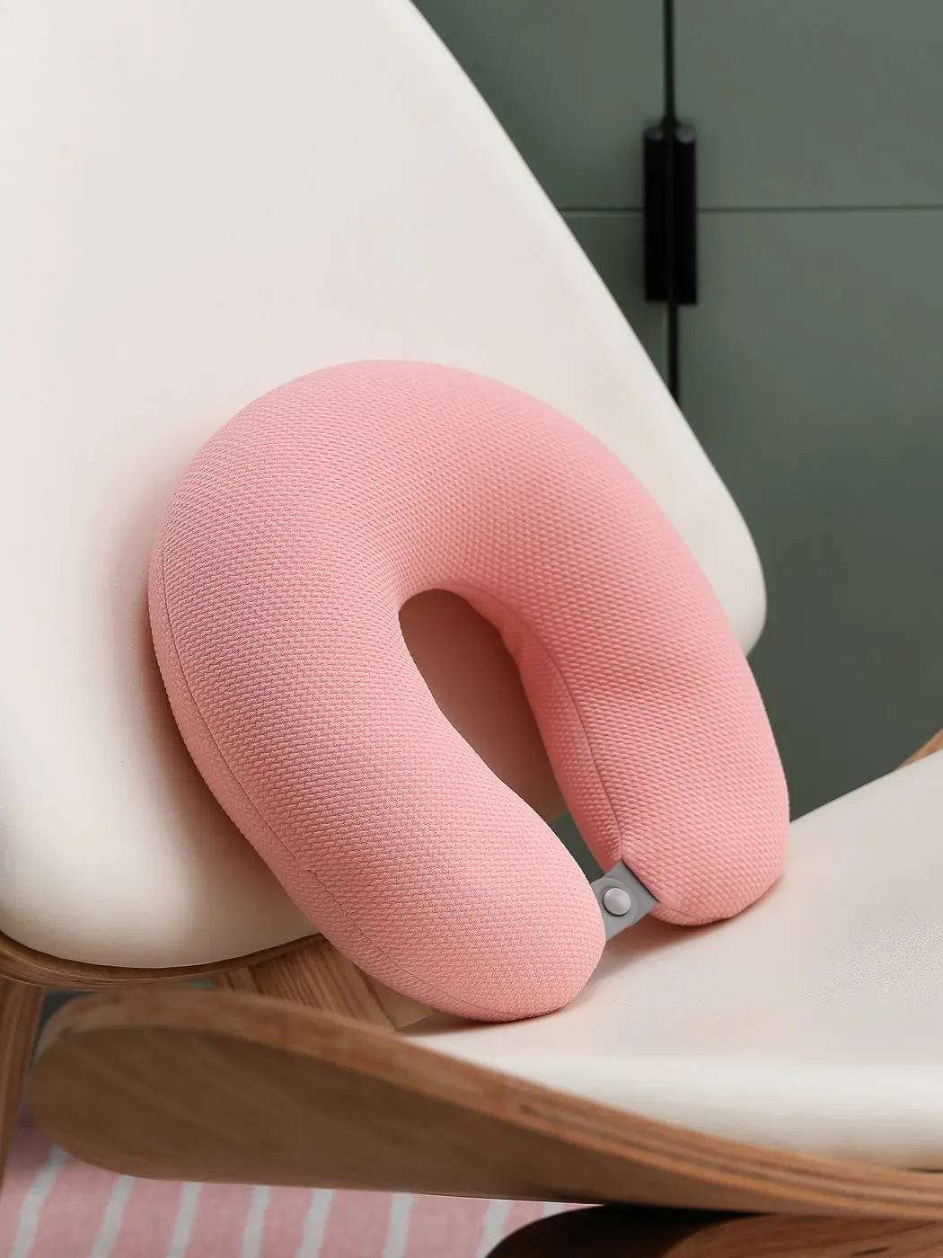U-Shaped Pillow (Pink) 2