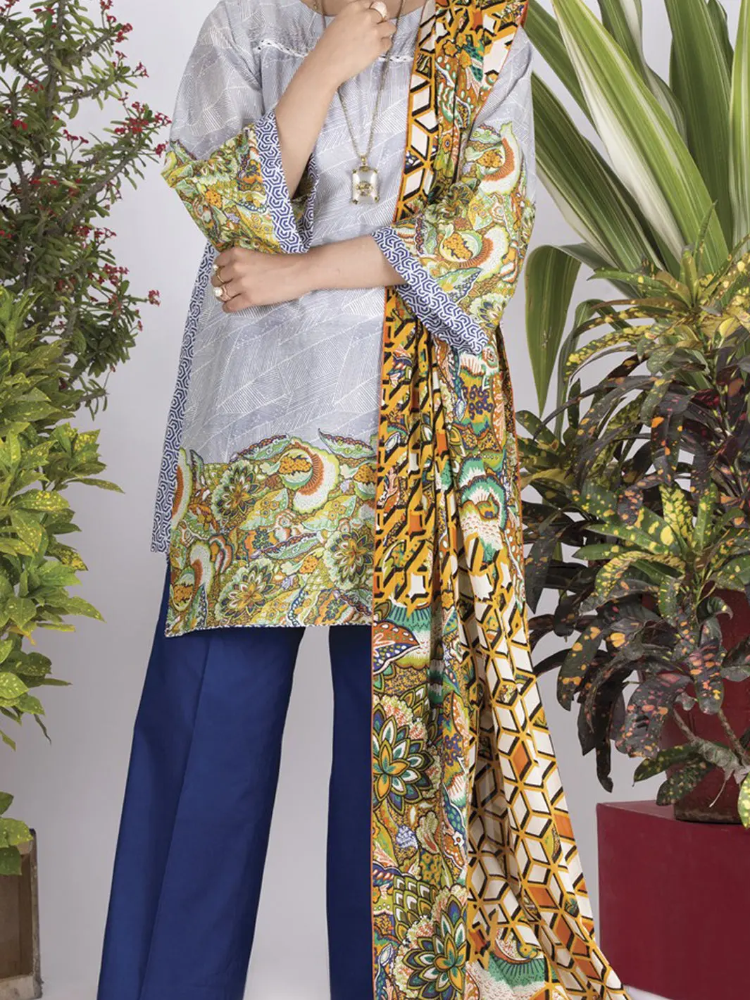 Multicolor Lawn 3Pc Unstitched - Alp-713 1