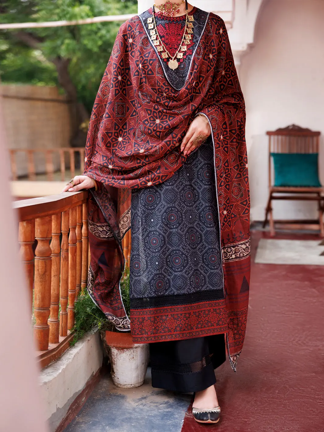 Black Cambric 3Pc Unstitched - Awp-3Ps-740B 1
