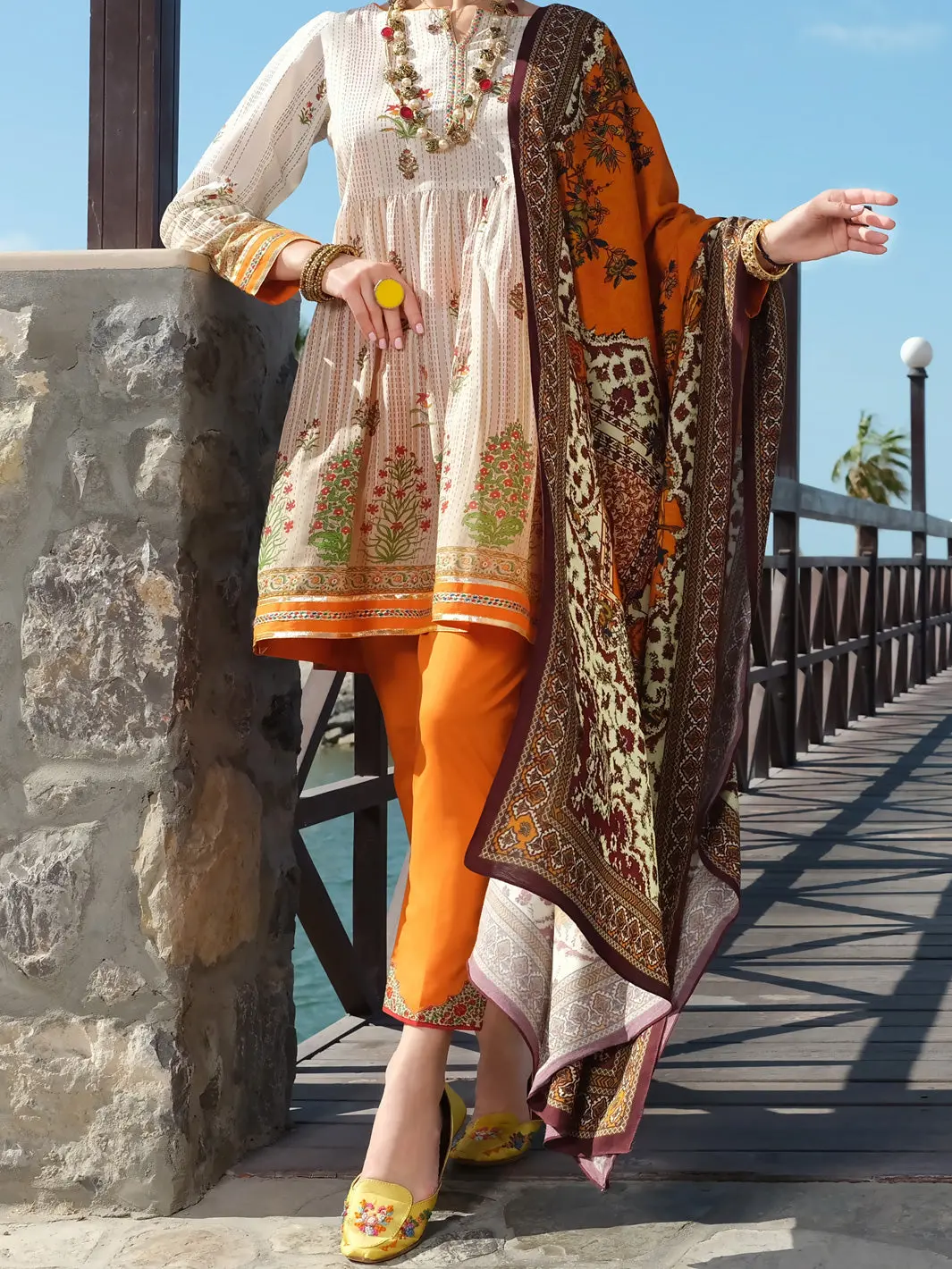 Beige Lawn 3Pc Unstitched - Alp-3Ps-885 1