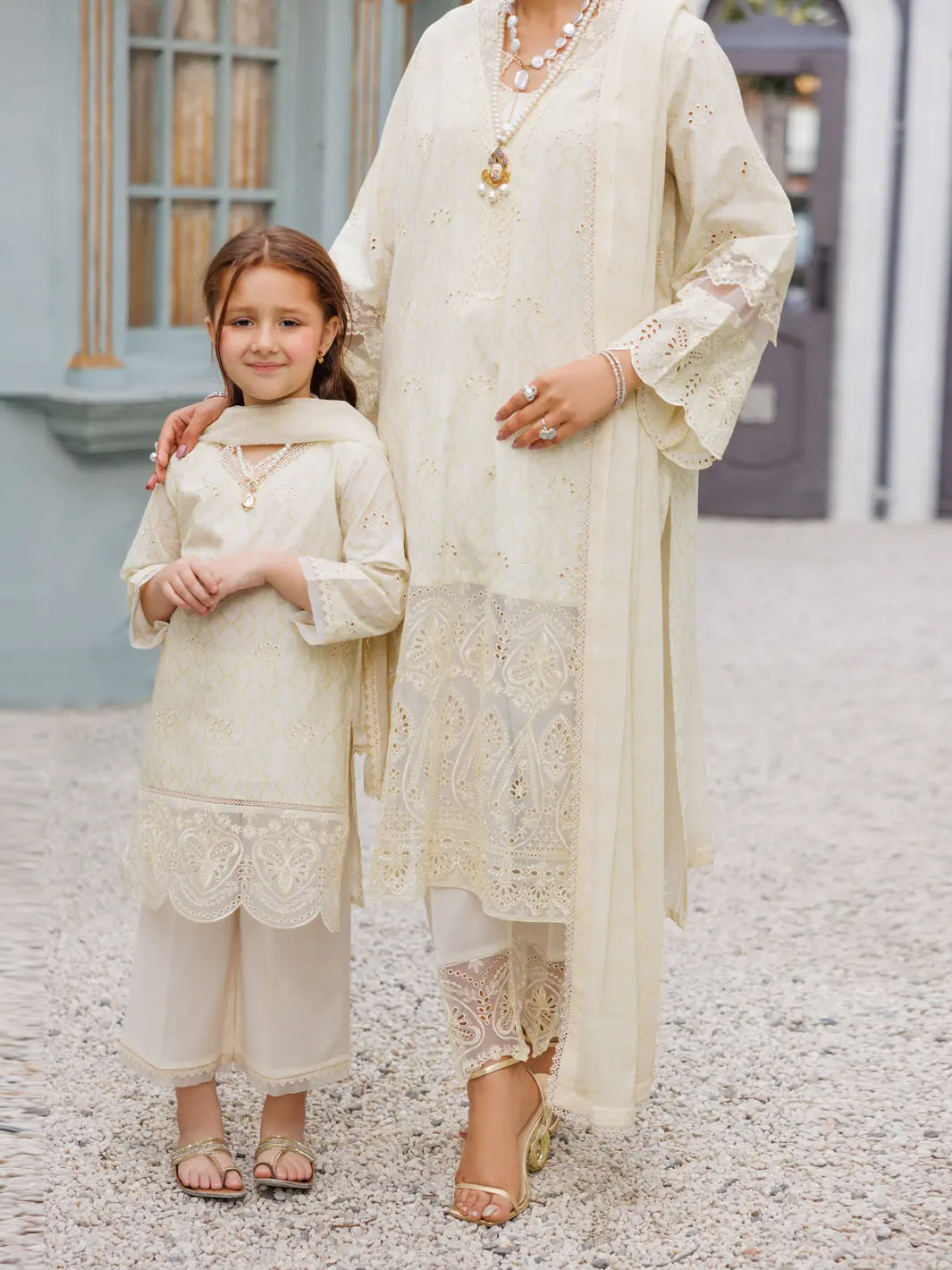 Off White Lawn Formal 3Pc Stitched - Algr-3Ps-Ls-039 1