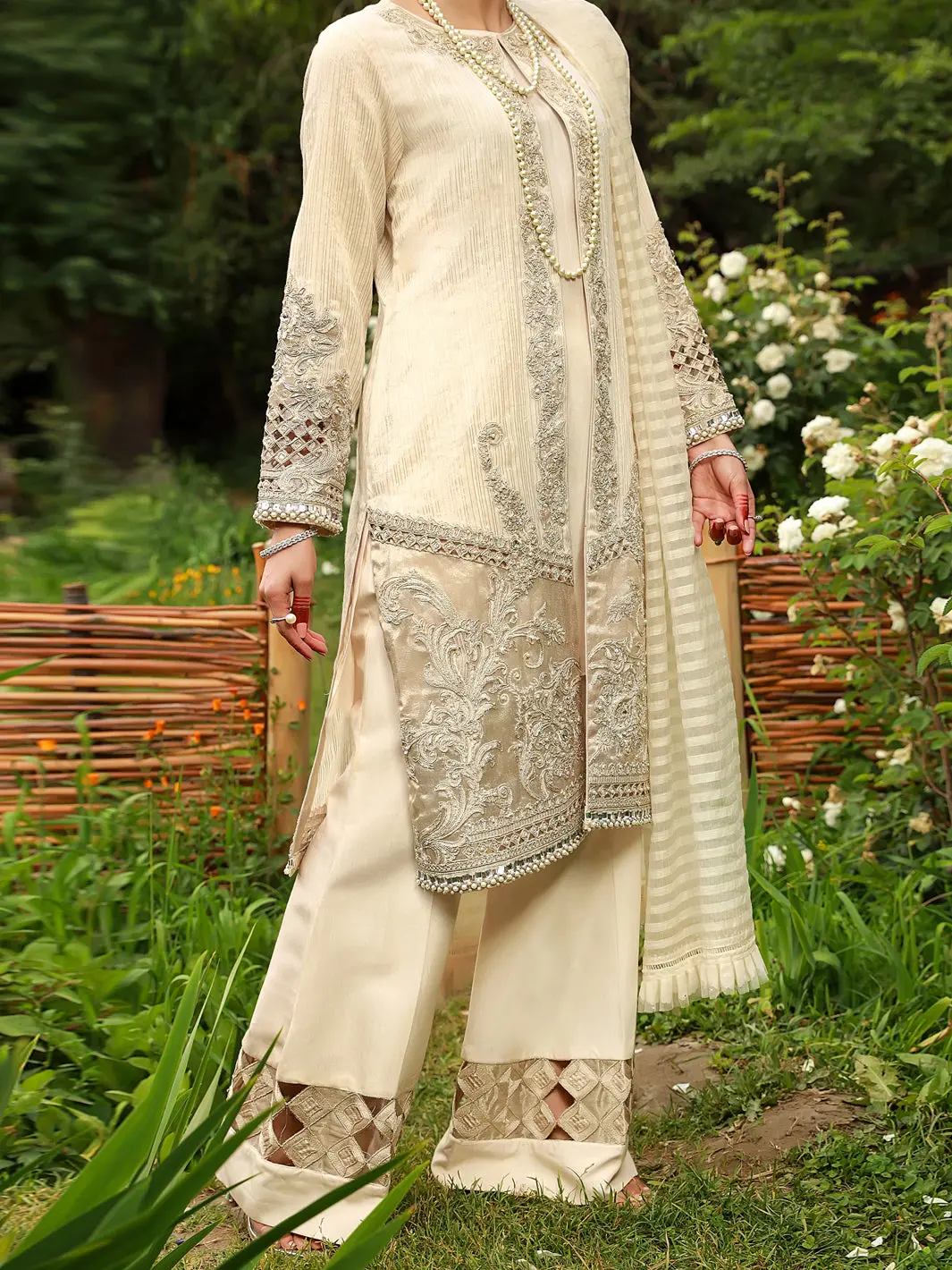 Off White 3Pc Formal Stitched - Al-3Ps-Ls-370 1