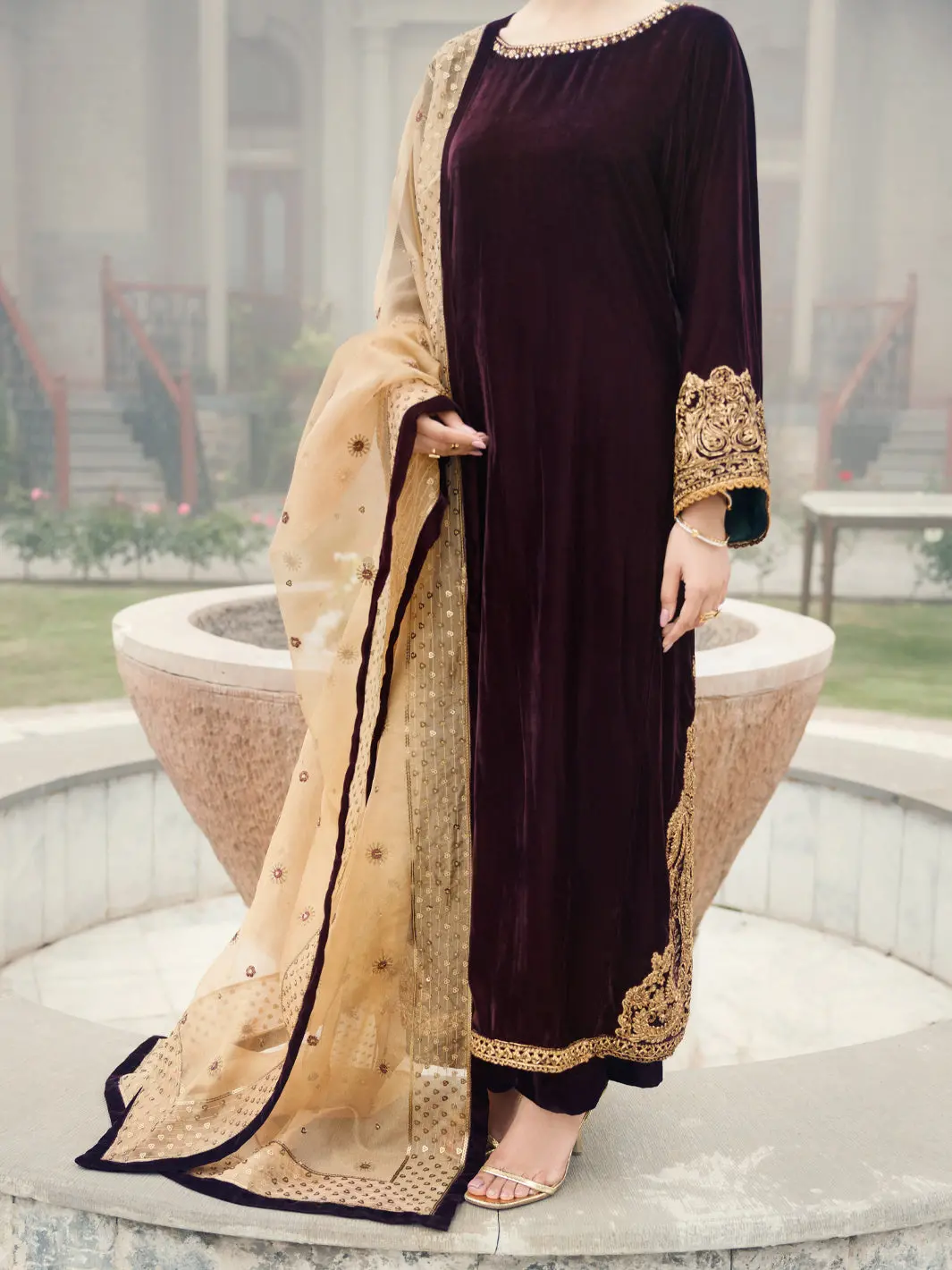 Maroon Velvet Formal 3Pc Stitched - Al-3Ps-Ls-560 1