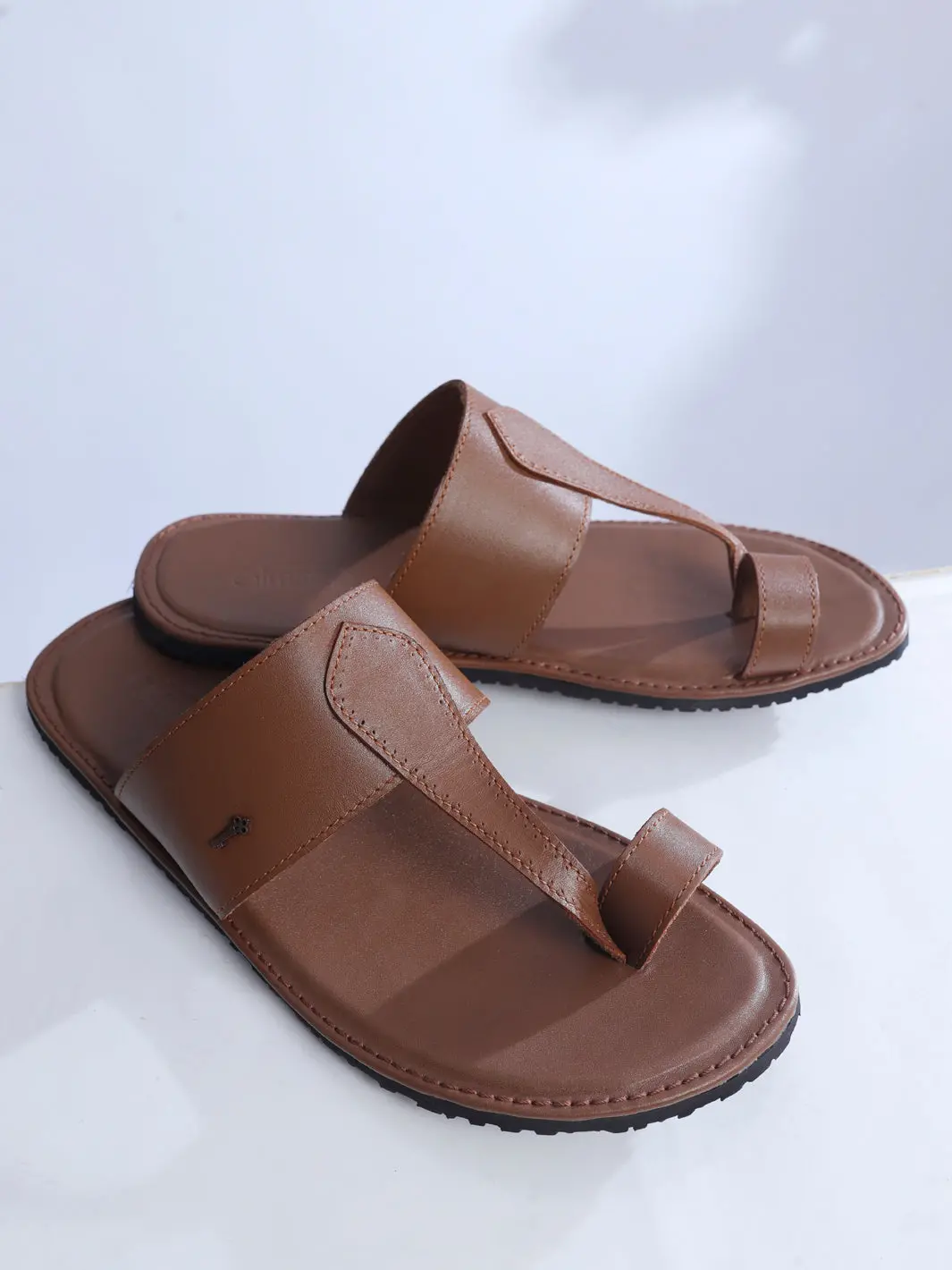 Maroon Leather Kolhapuri Chappal - Al-Mfw-Kc-166 1