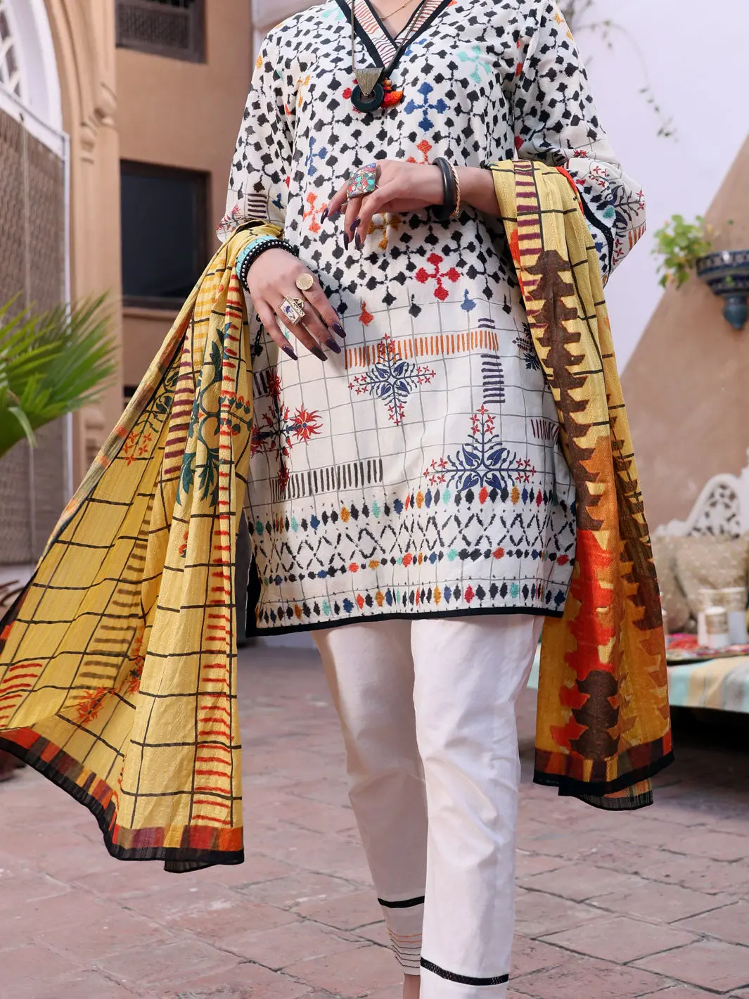 Ivory Lawn 3Pc Unstitched - Alp-3Ps-1083 1