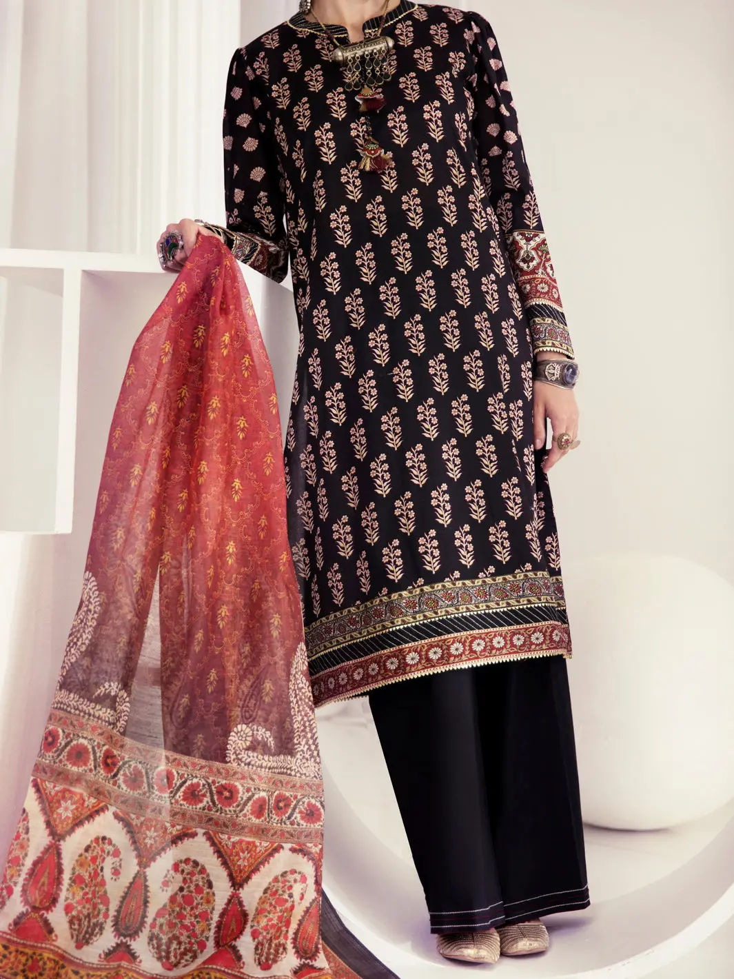 Black Lawn 3Pc Stitched - Alp-3Ps-1243 1
