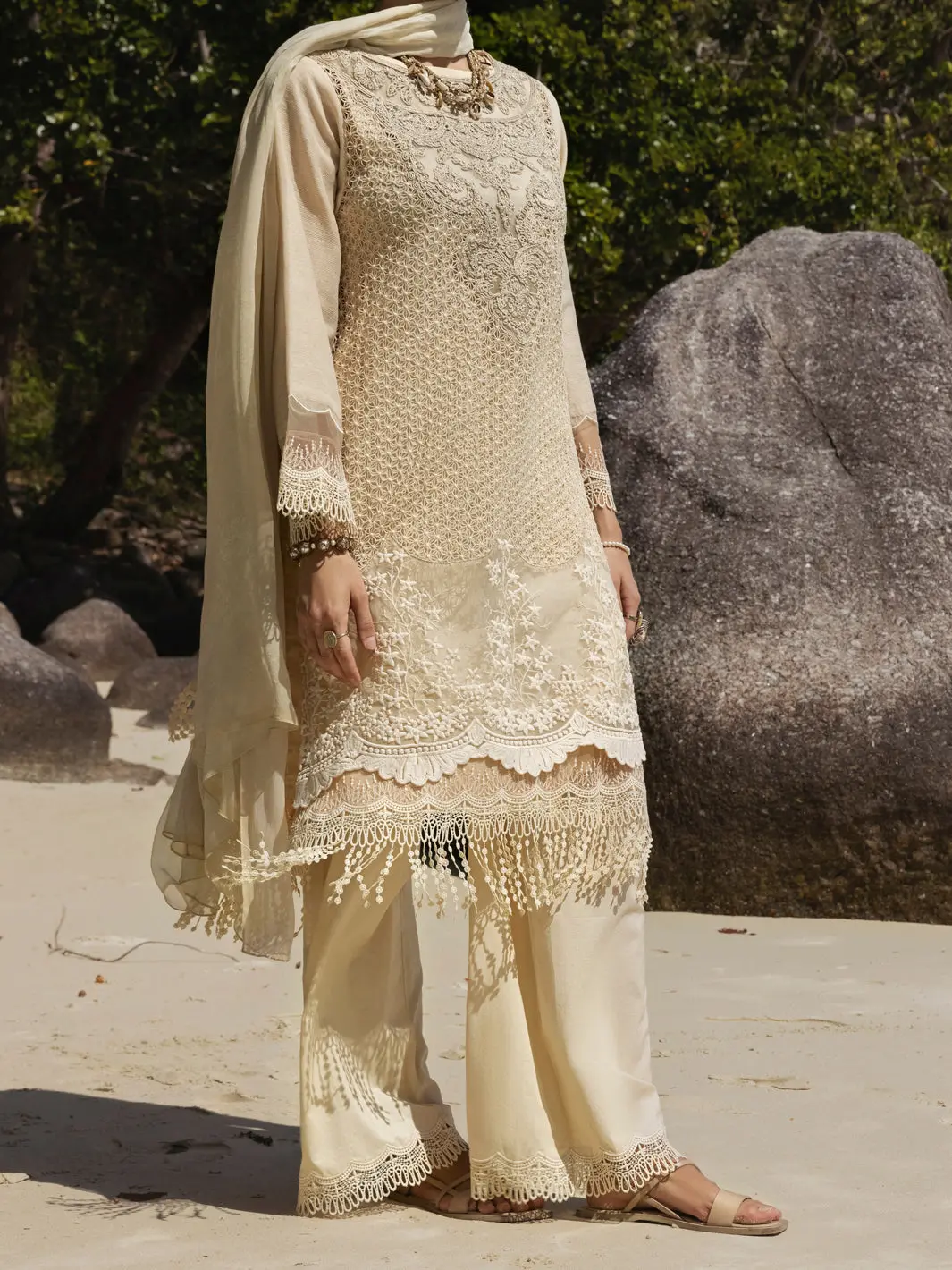 Off White Khaddi+Jacquard Net 3Pc Unstitched - Alp-3Ps-1269 1