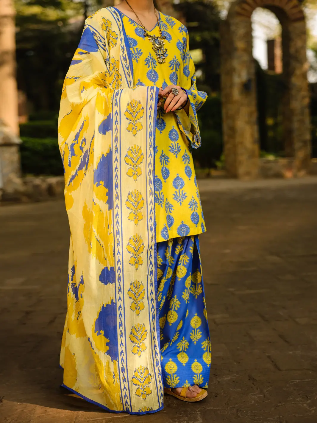 Yellow Lawn 3Pc Stitched - Alp-3Ps-2291 1