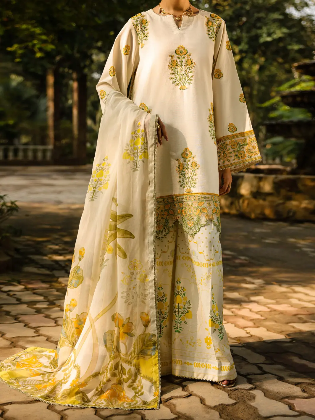 Off White Lawn Stitched 3Pc - Alp-3Ps-2374 1