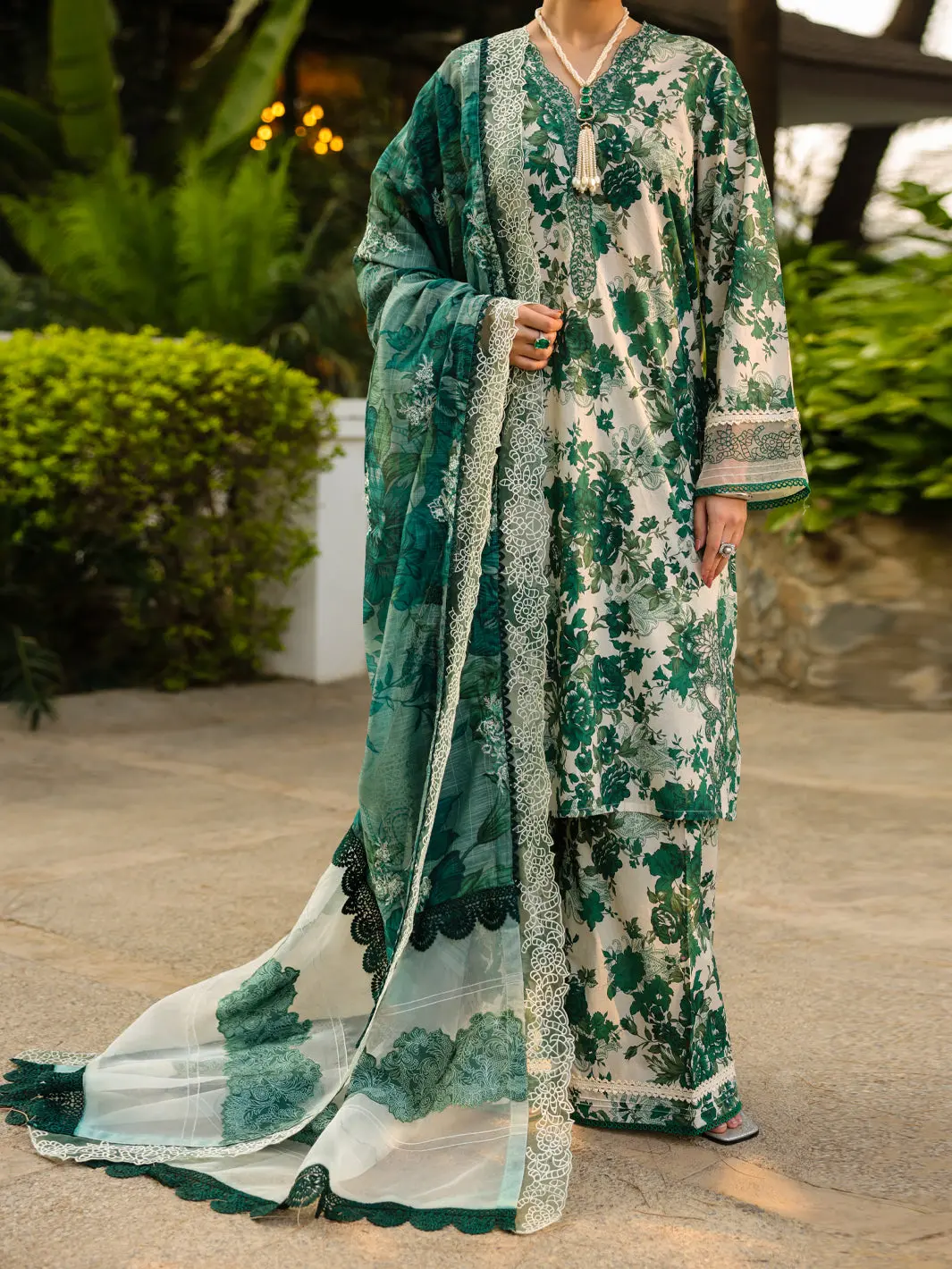Green Lawn 3Pc Unstitched - Alp-3Ps-2444 1