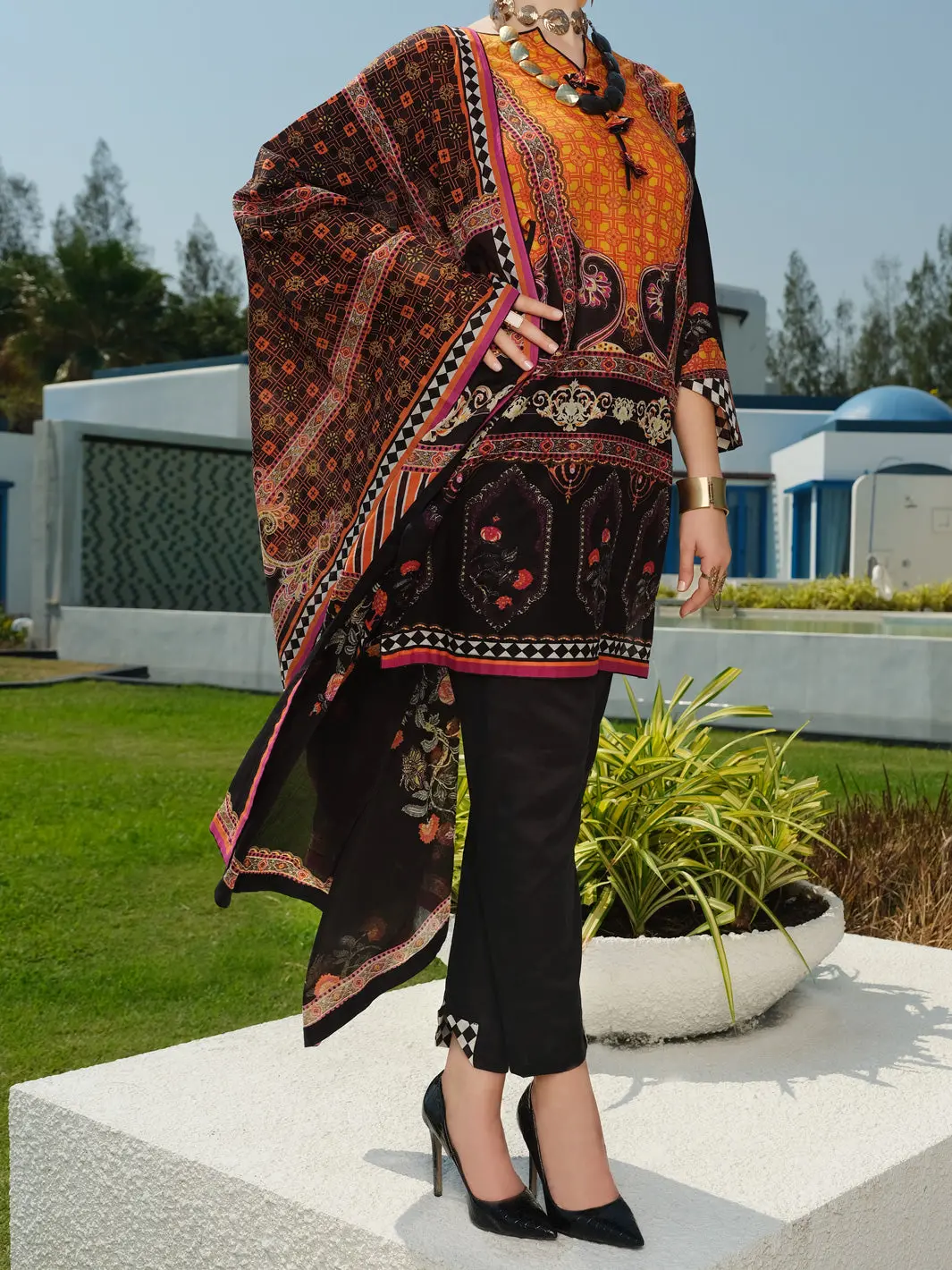 Black Lawn 3Pc Stitched - Alp-3Ps-799 1