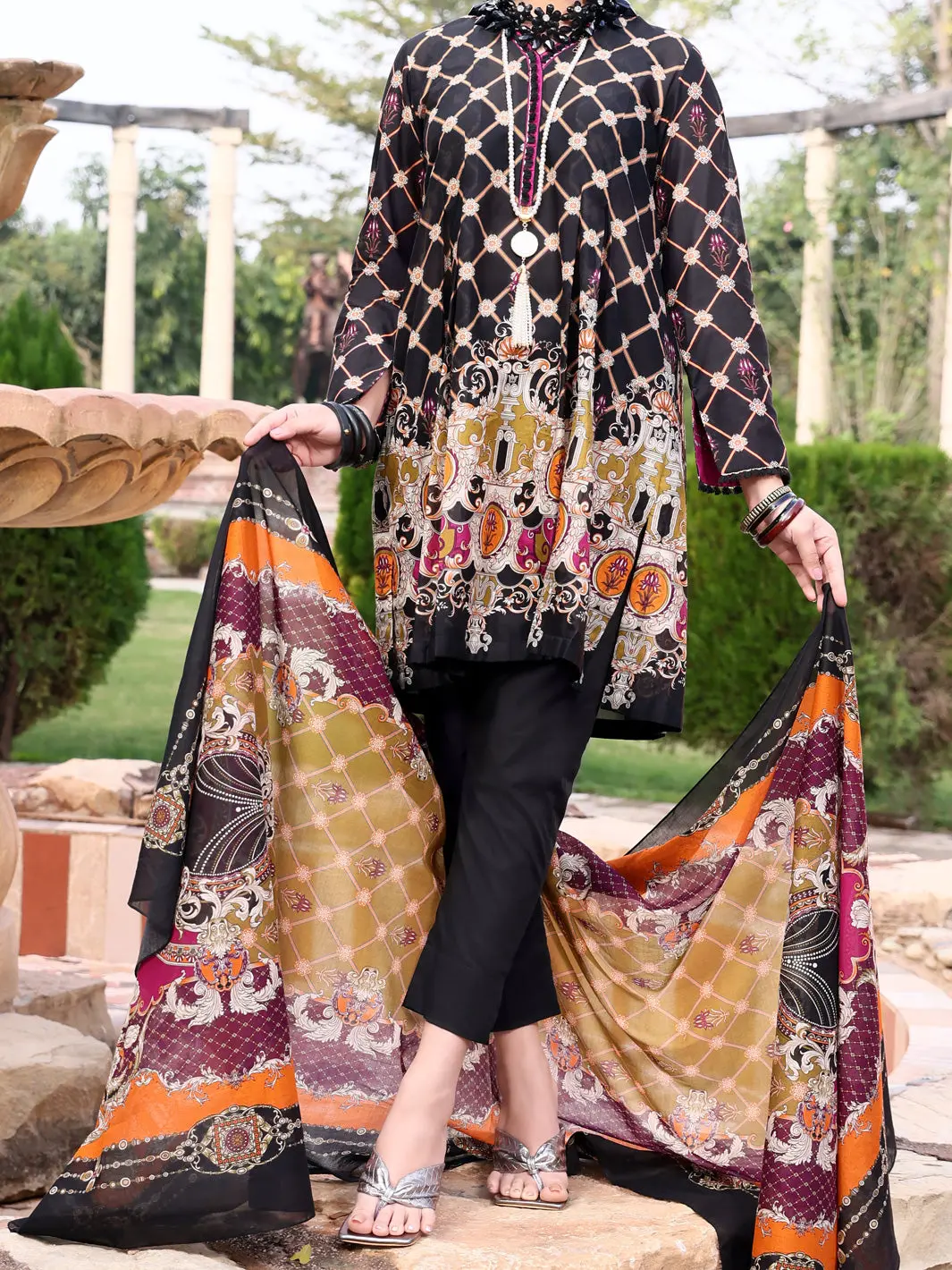 Black Lawn 3Pc Unstitched - Alp-3Ps-925 1