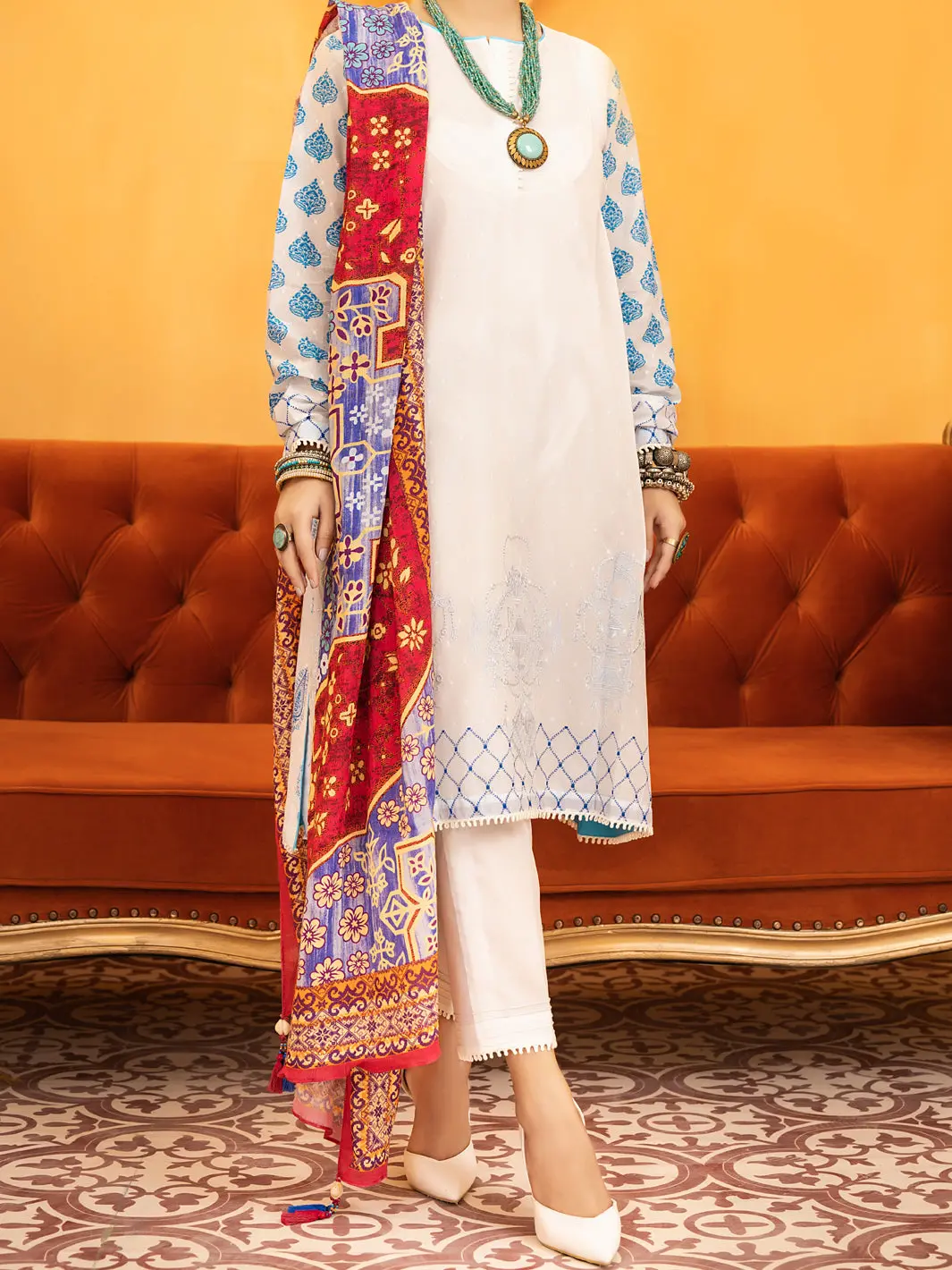 White Lawn 3Pc Unstitched - Alp-935 1