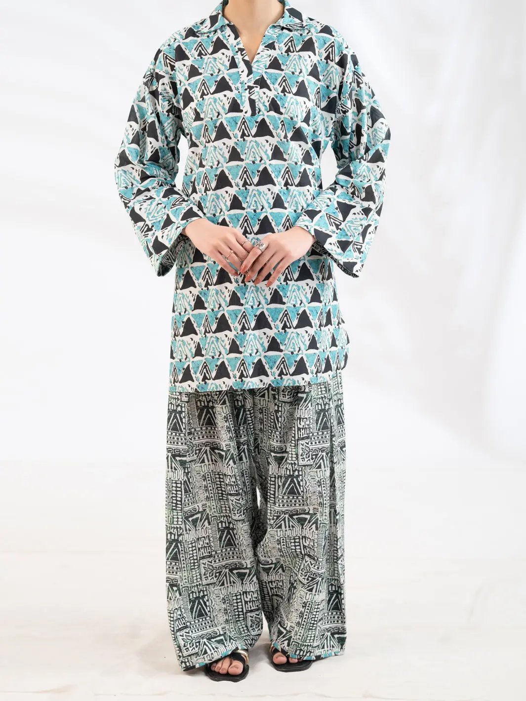 Ivory Lawn 2Pc Stitched - Alp-2Ps-Lks-2484 1