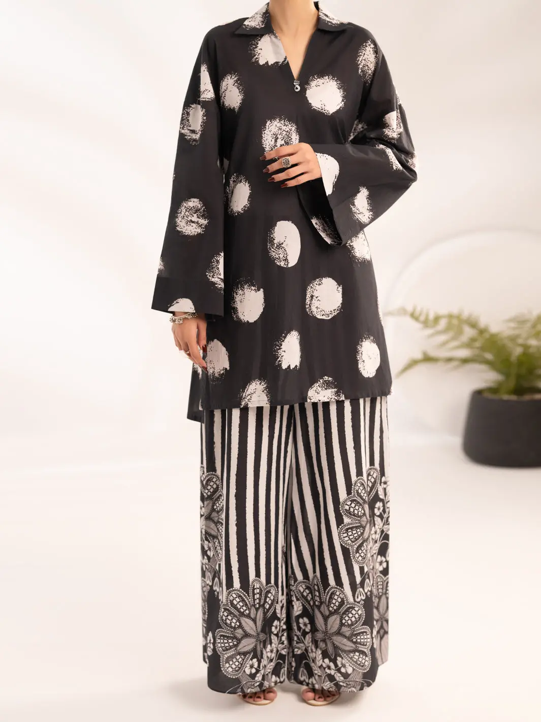 Black Lawn 2Pc Stitched - Alp-2Ps-Lks-2526 1