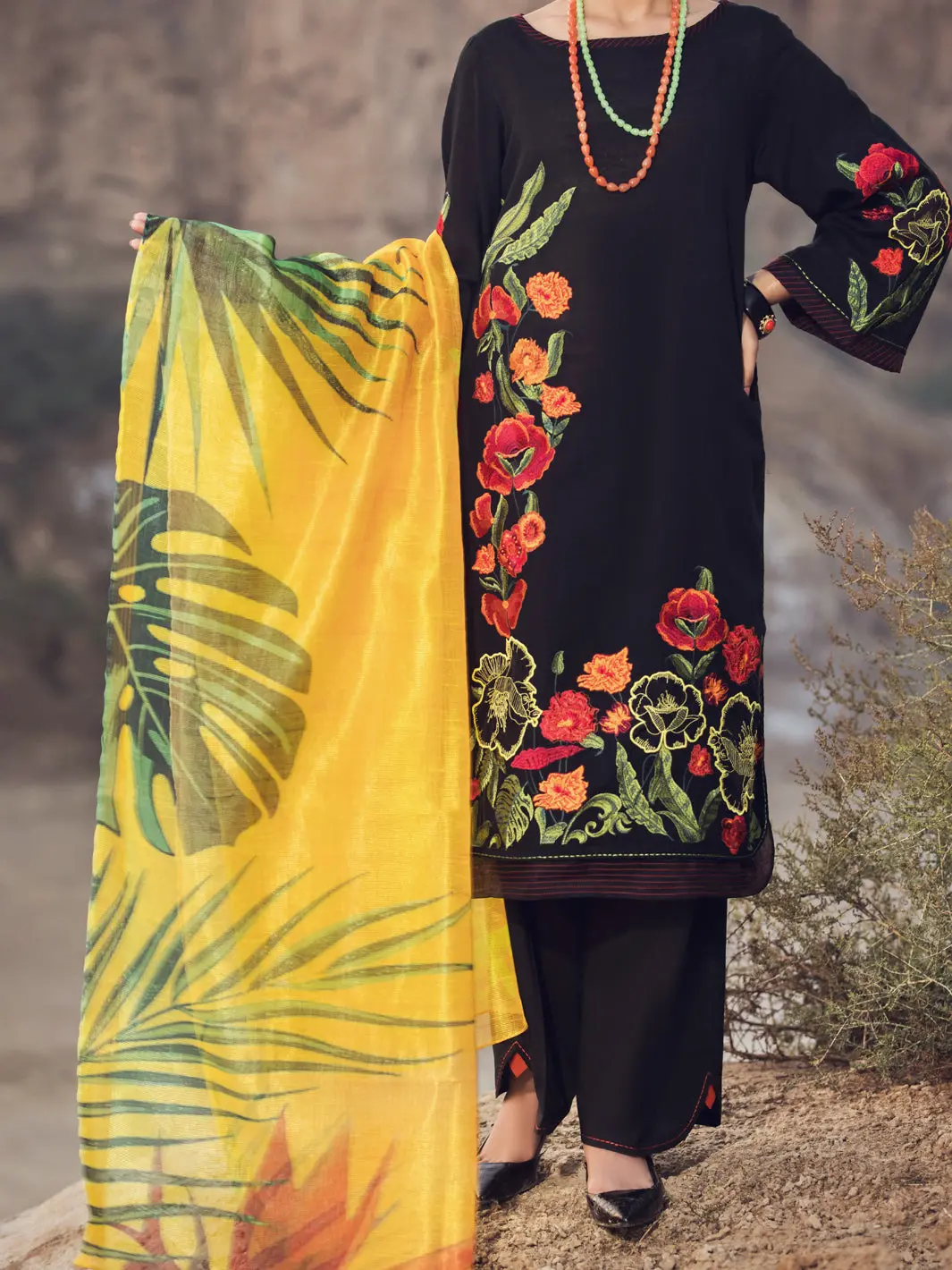 Black Khaddar 3Pc Stitched - Awp-3Ps-349 1