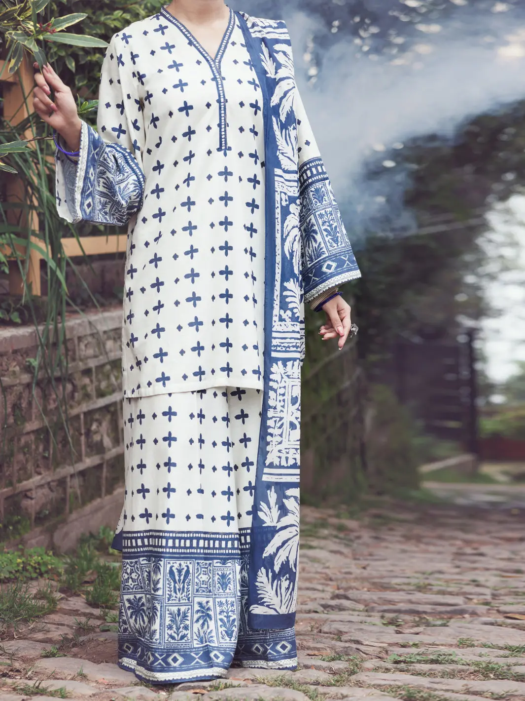 Off White Lawn 3Pc Stitched - Awp-3Ps-861 1