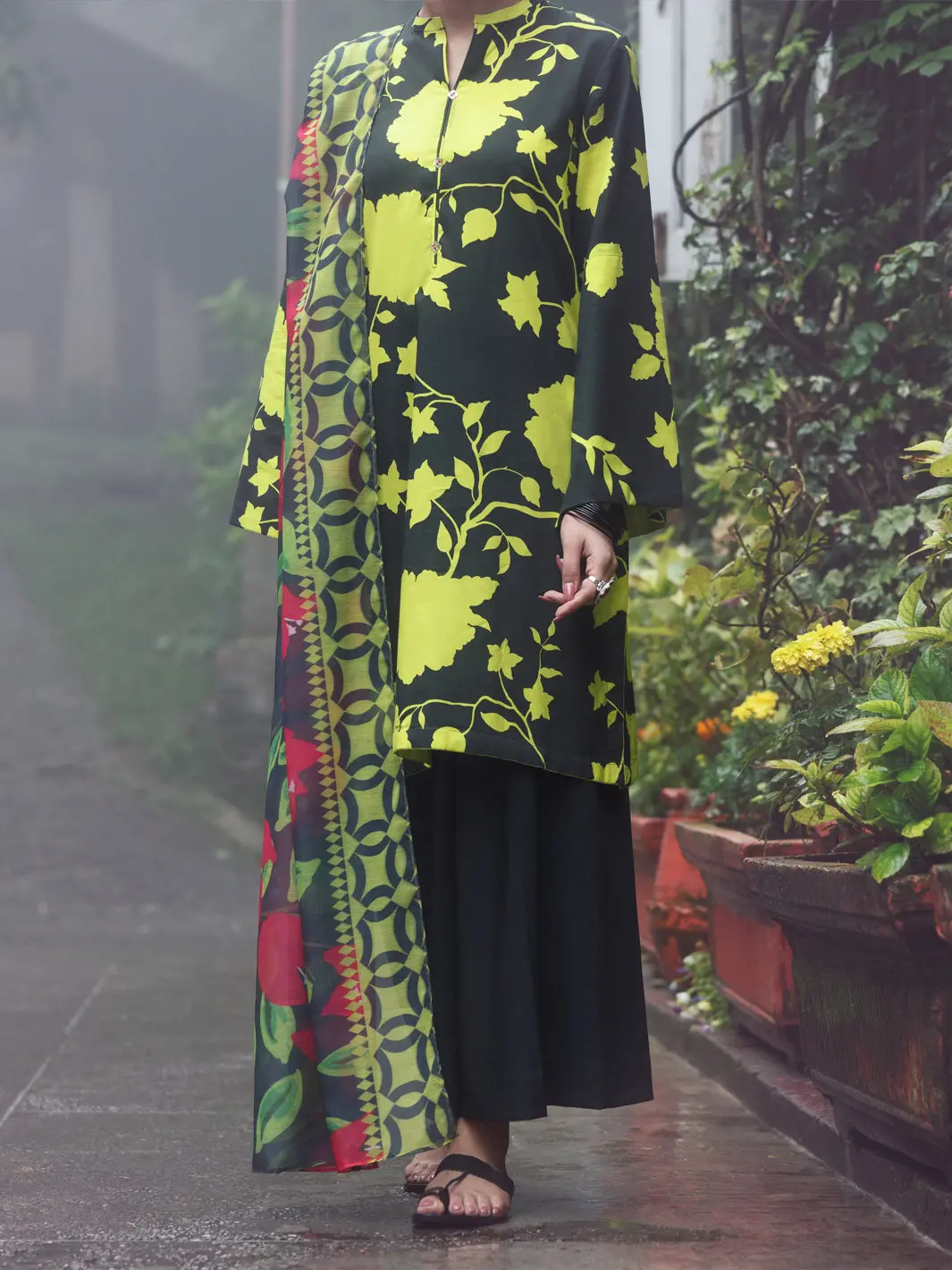 Black Cambric 3Pc Unstitched - Awp-3Ps-872 1