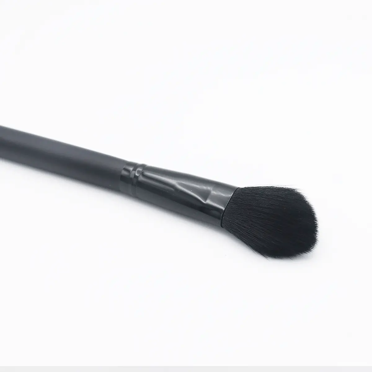 Elf Blush Brush 1