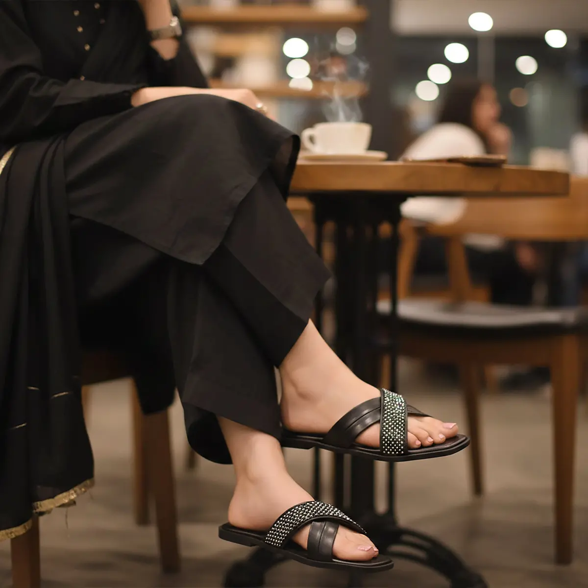 Women's Cross Strapped Chappals 1
