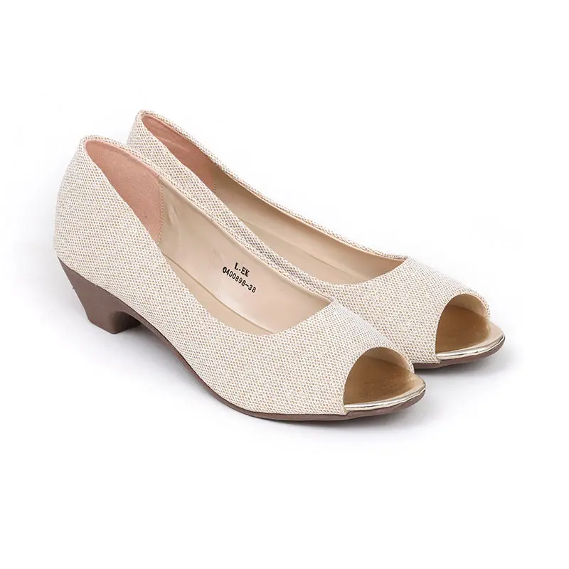 Women Glittering Pumps 1