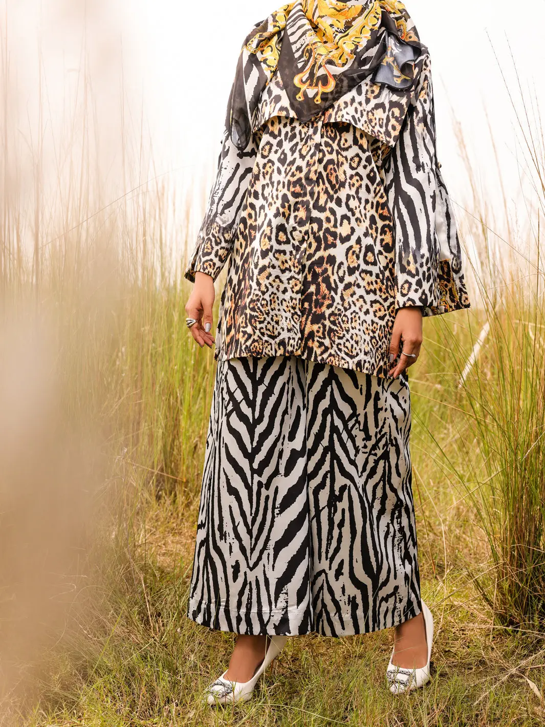 Black & White Silk 3Pc  Formal Stitched - Al-3Ps-Ls-379 1