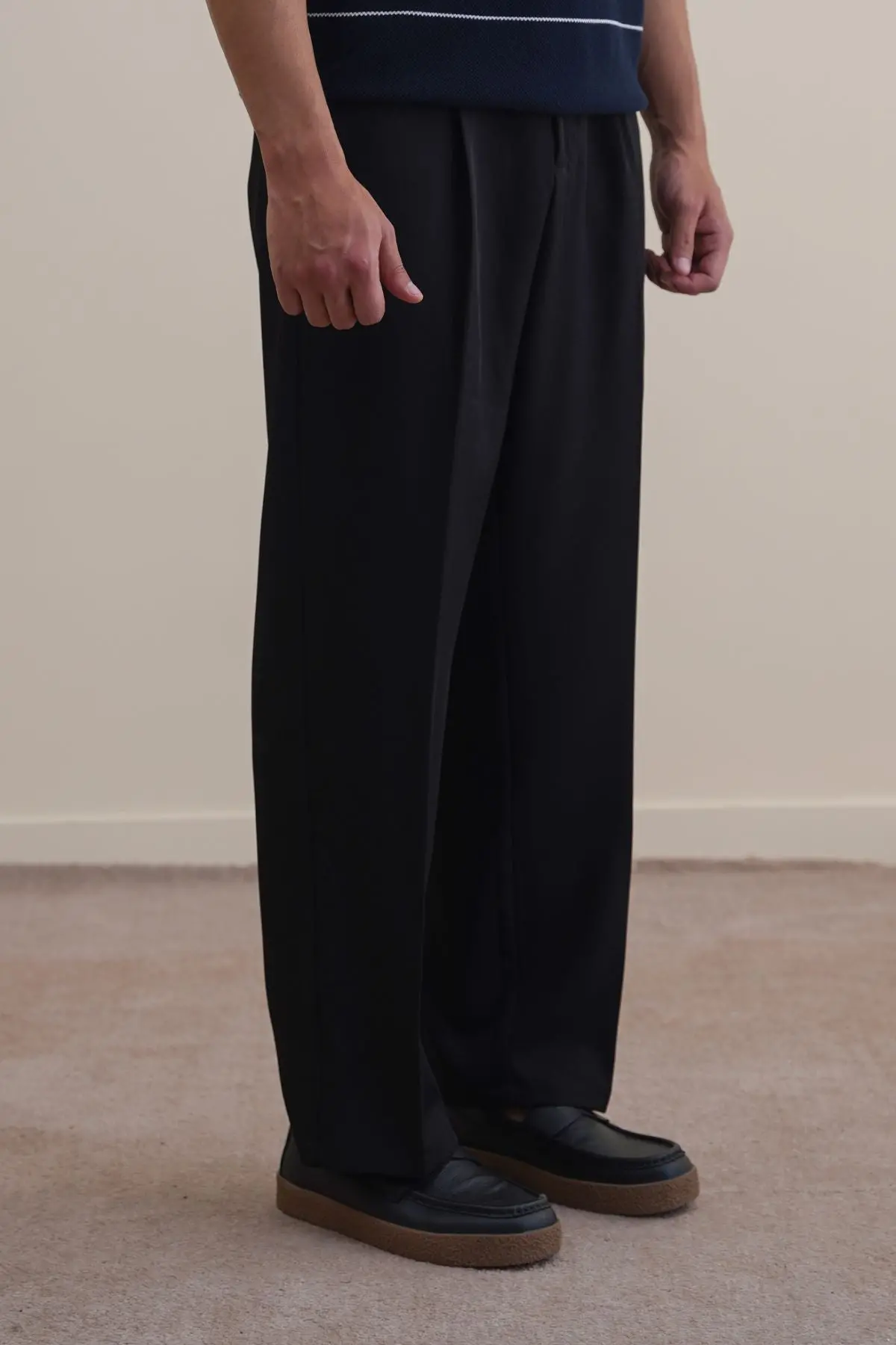 Coin Pocket Detail Pants 1
